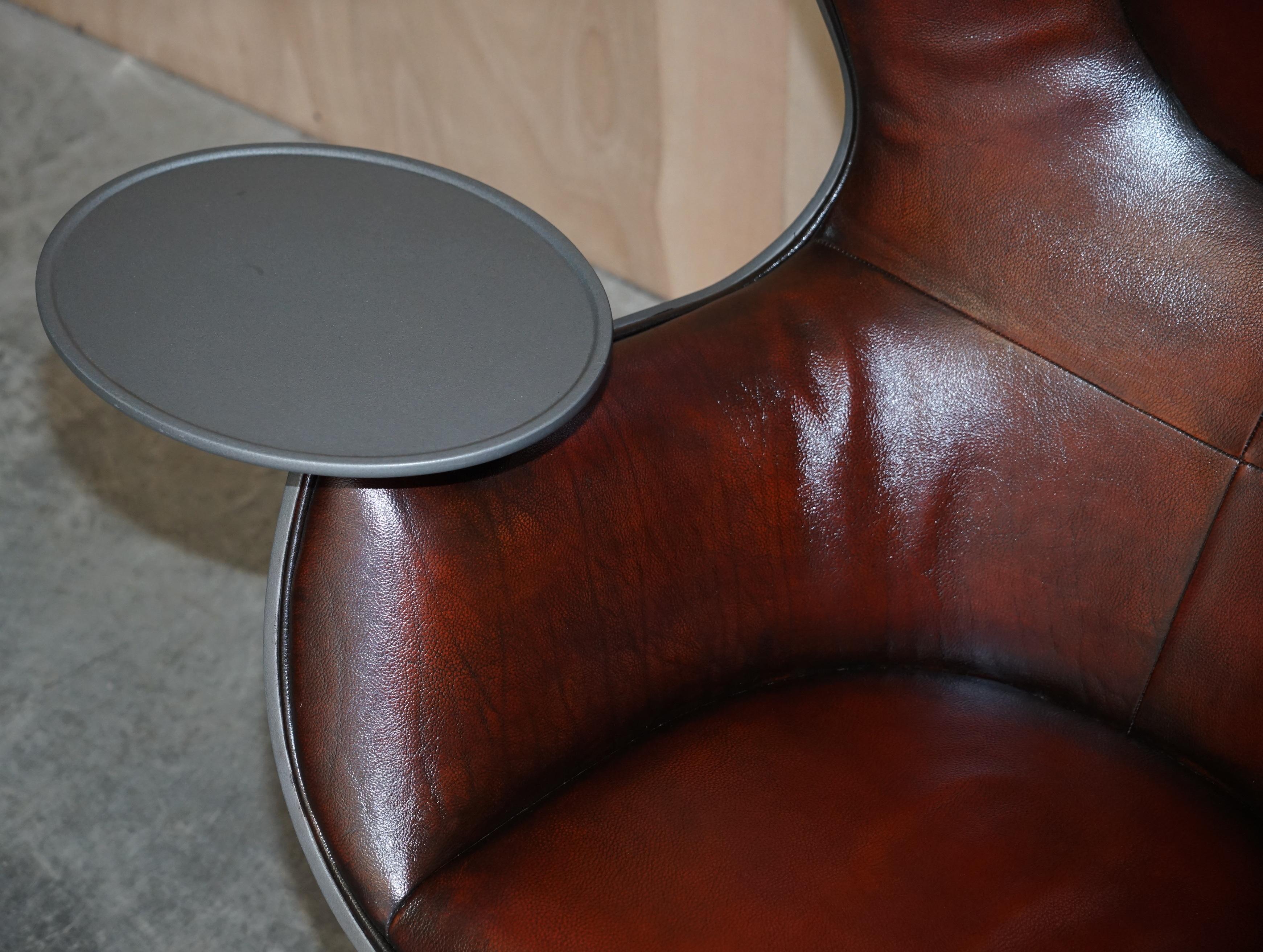 1 of a Kind Pair of Brown Leather Philippe Starck Cassina Eurostar Egg Armchairs For Sale 1