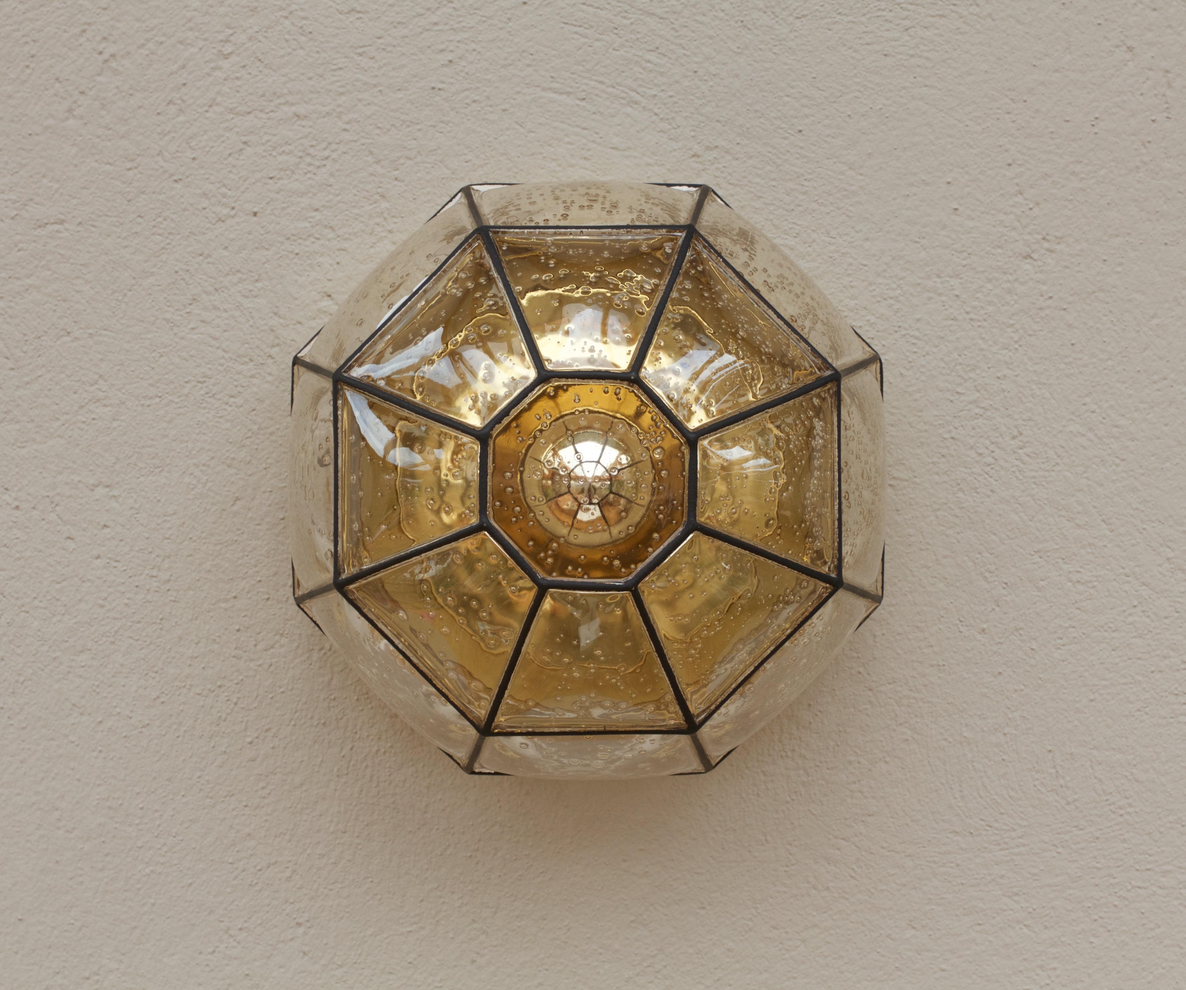Tedesco 1 di una coppia di lampade ad incasso in ferro e vetro a bolle di Limburg Glashütte 1960s in vendita