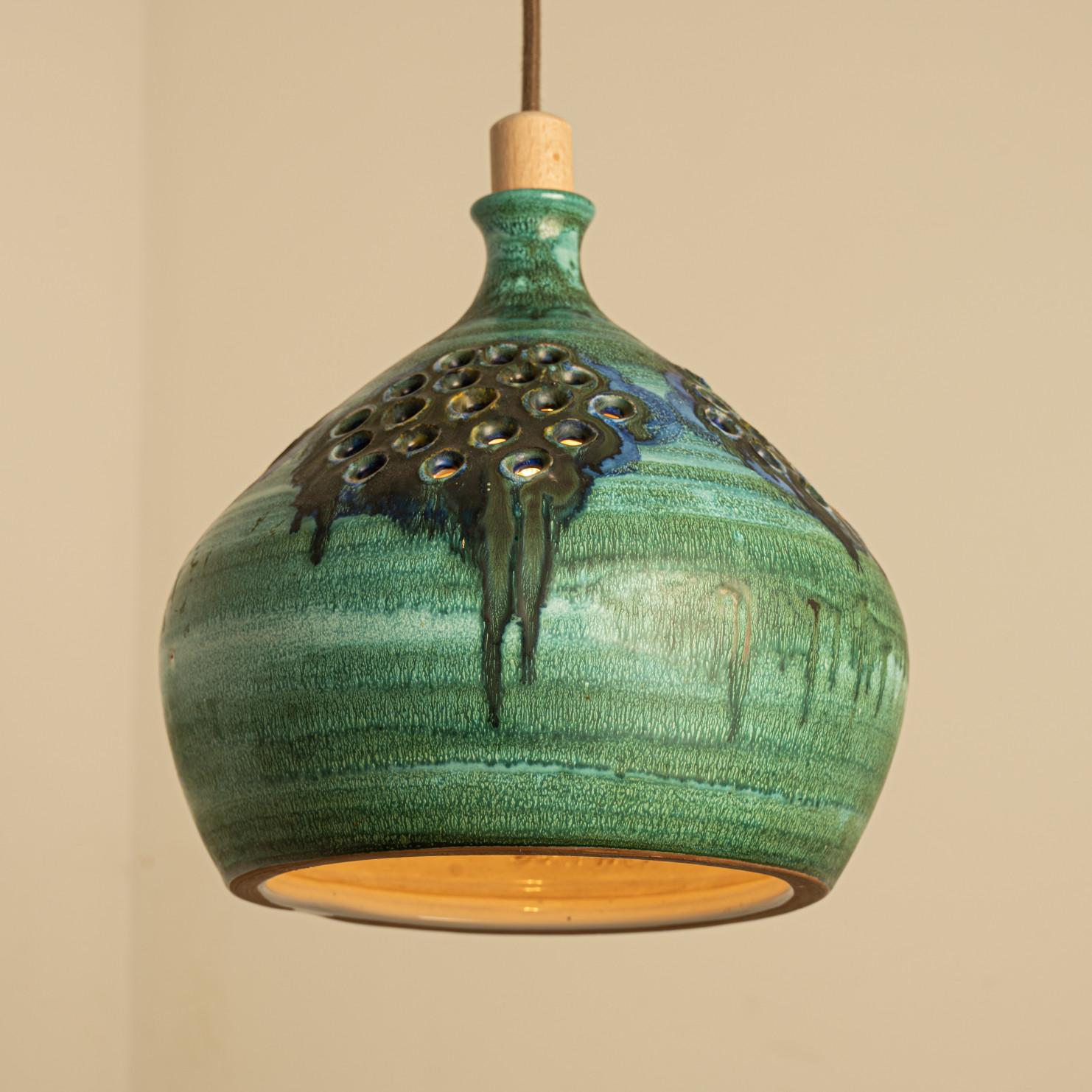 1 dei 10 ciondoli in ceramica Greene & Greene Brown, Danimarca 1970 in vendita 6