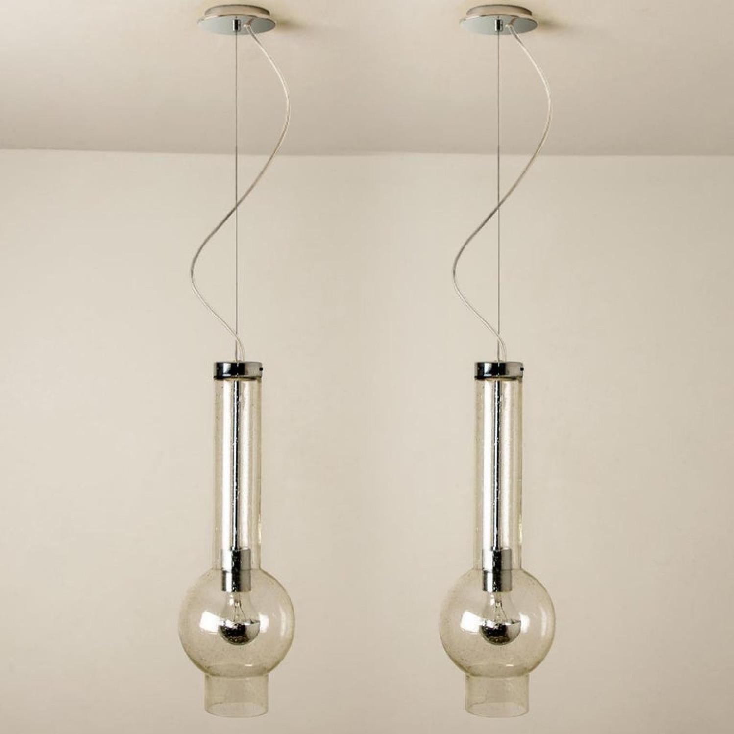 1 der 10 mundgeblasenen Glasröhren-Pedant-Leuchten von Staff Lights, 1970er Jahre im Angebot 4
