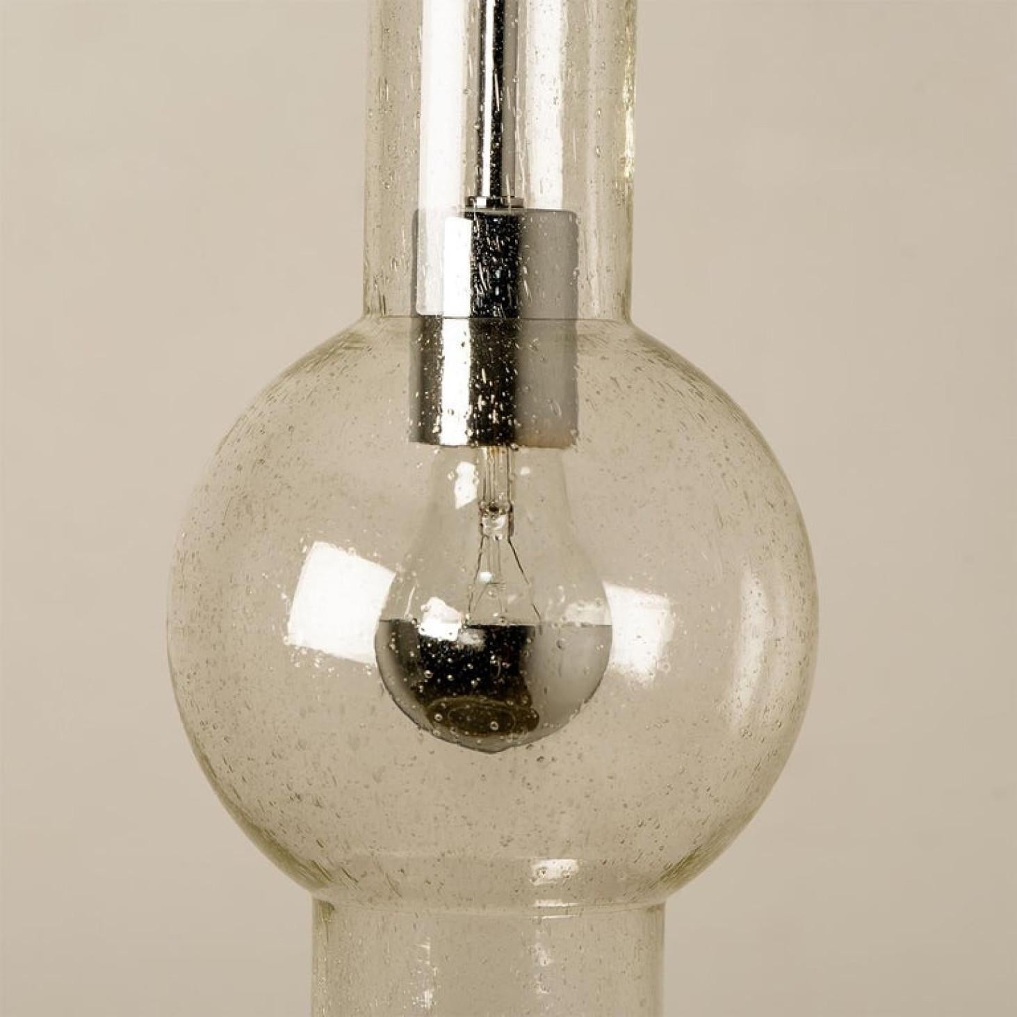 1 der 10 mundgeblasenen Glasröhren-Pedant-Leuchten von Staff Lights, 1970er Jahre (Geblasenes Glas) im Angebot