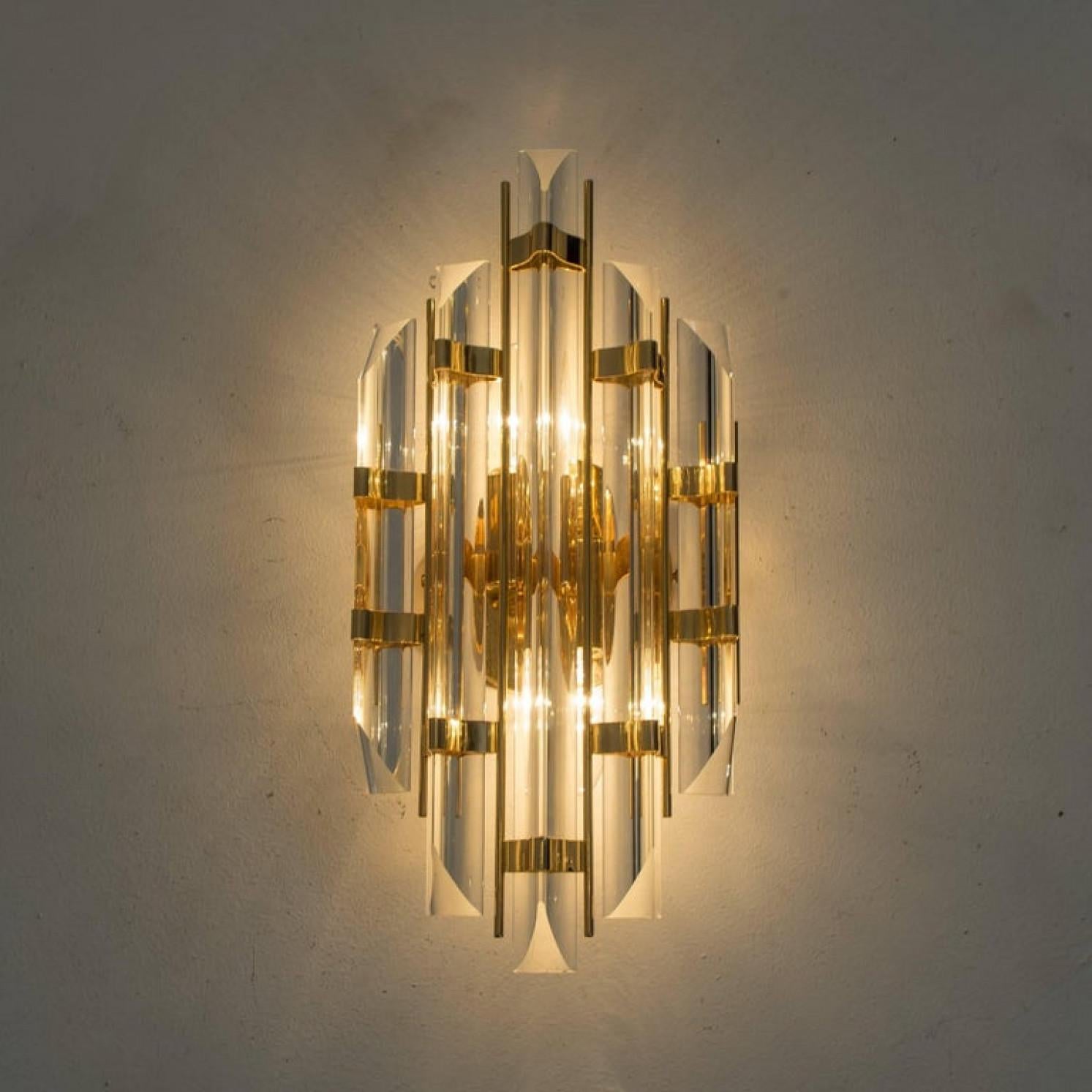 1 of the 11 Venini Style Murano Glass and Gold-Plated Sconces, Italy In Excellent Condition For Sale In Rijssen, NL