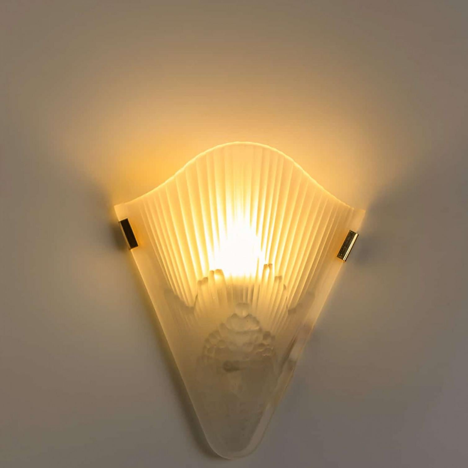 1 delle 14 applique in vetro smerigliato in stile Art Déco, 1960 in vendita 5