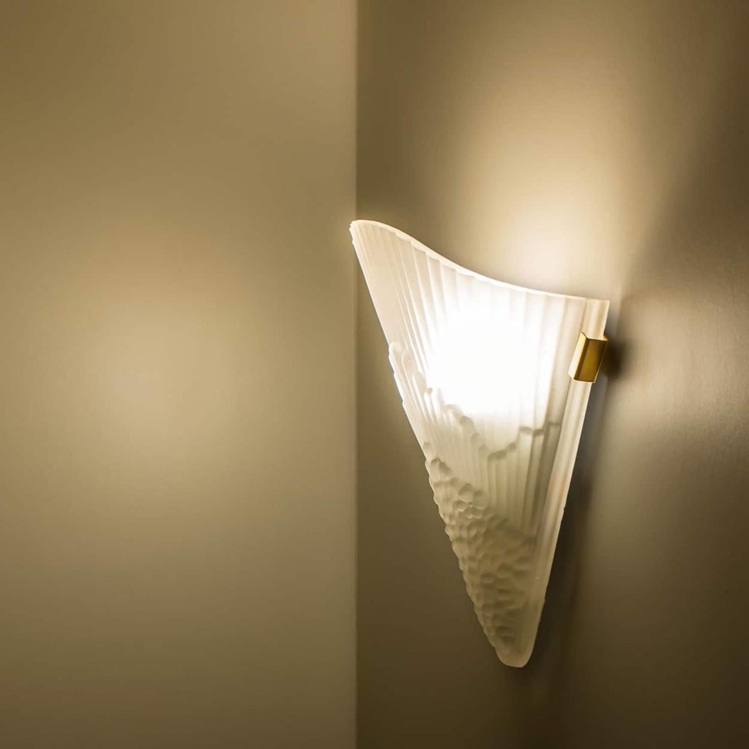 1 delle 14 applique in vetro smerigliato in stile Art Déco, 1960 in vendita 6