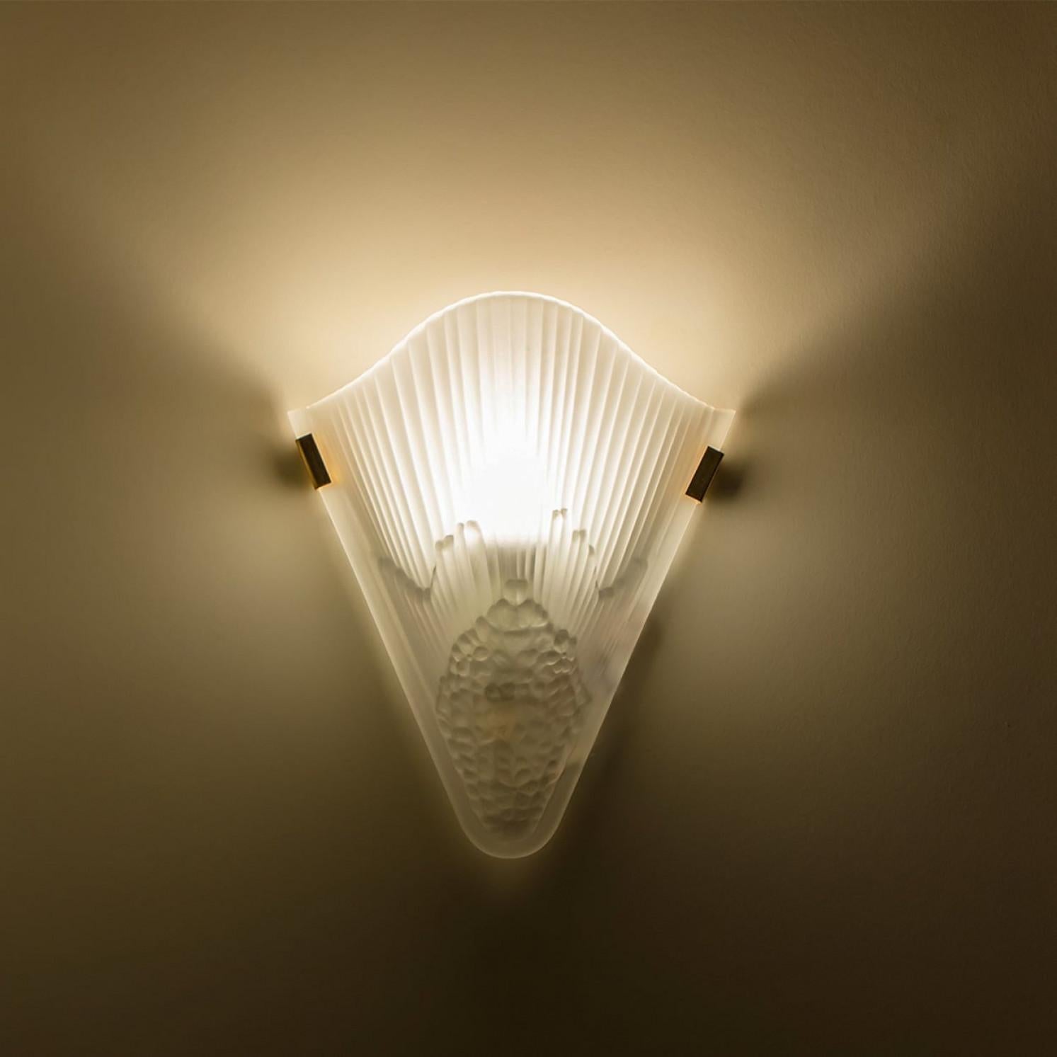 1 delle 14 applique in vetro smerigliato in stile Art Déco, 1960 in vendita 7