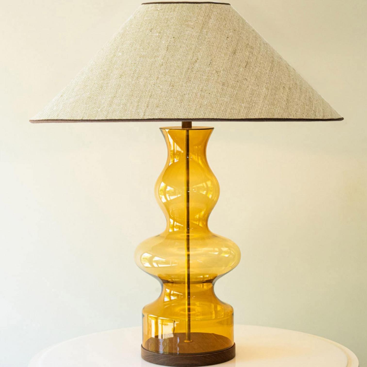 1 of the 2 Amber Bubble Glass Table Lamps, Custom Beige Lampshade by R. Houben In Good Condition For Sale In Rijssen, NL