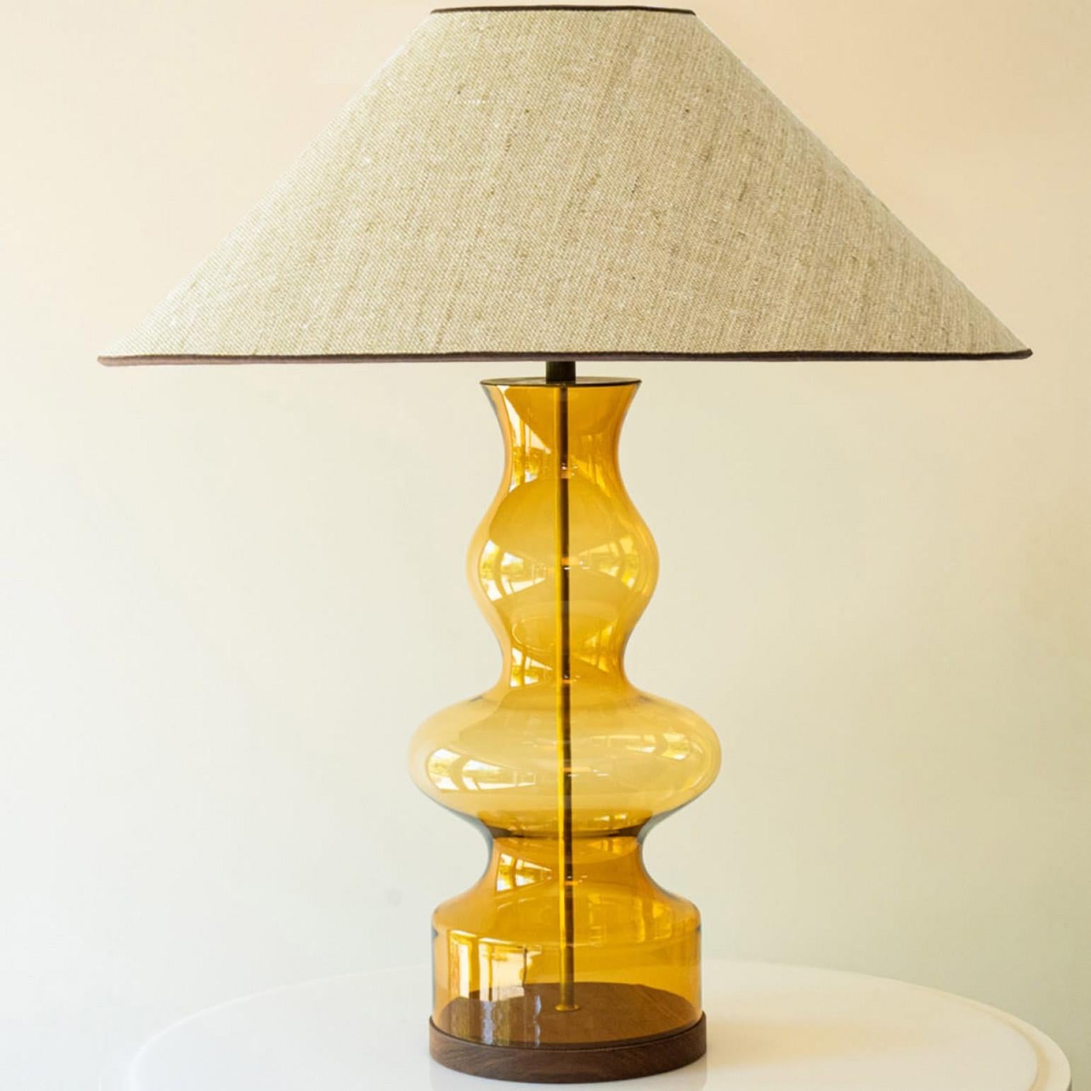 1 of the 2 Amber Bubble Glass Table Lamps, Custom Beige Lampshade by R. Houben For Sale 1