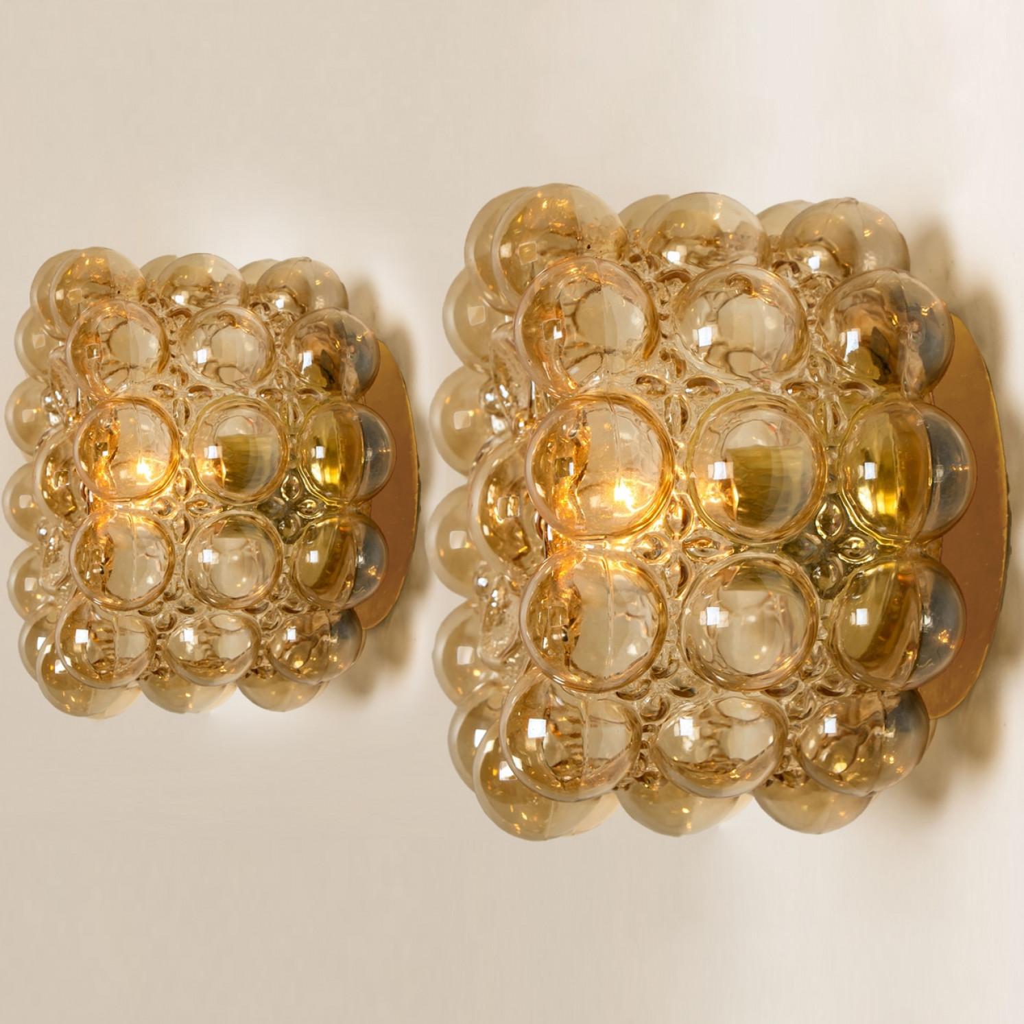 1 de los 2 apliques de cristal ámbar Helena Tynell, Alemania 1960 Moderno de mediados de siglo en venta