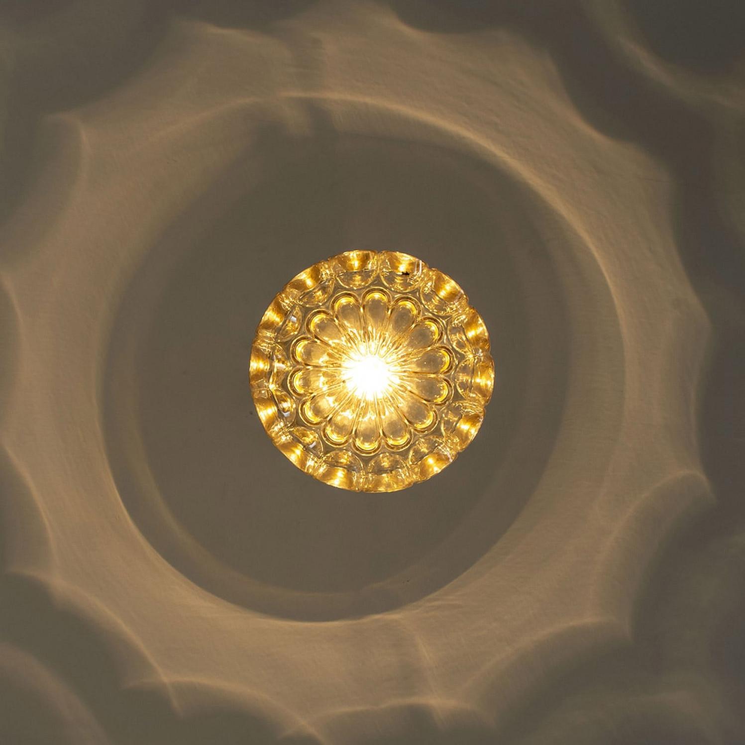 1 de los 2 Pedantes de cristal ámbar de Helena Tynell para Glashütte Limburg, 1970 en venta 10