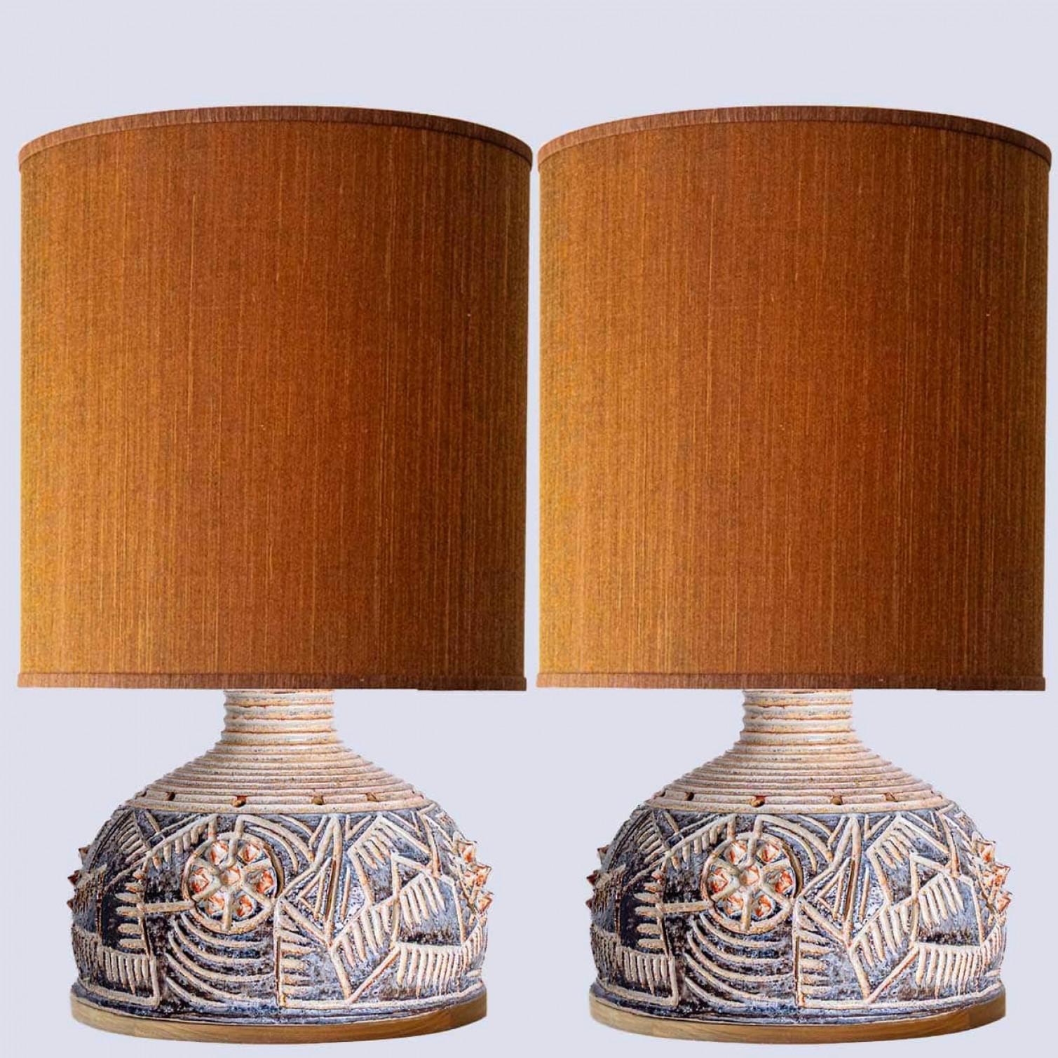 One of the two beautiful table lamps with ceramic base by Axella and custom shade by R. Houben.Its base, originally a pendant light by Axella, features beautiful brown and beige tones that radiate warmth and sophistication. The lampshade, uniquely