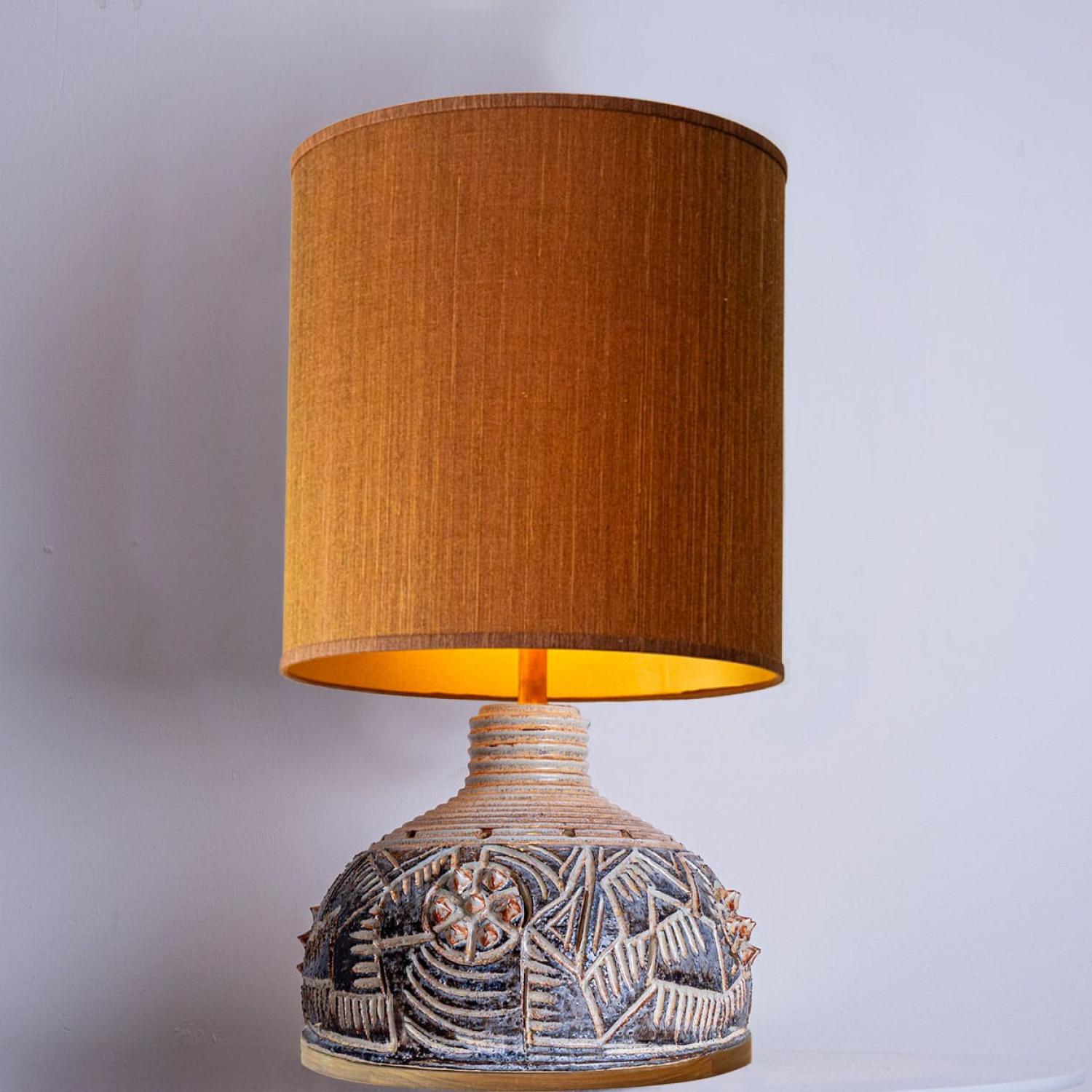 Late 20th Century 1 of the 2 Axella Ceramic Beige Brown Table Lamps with Custom Shade by R. Houben For Sale