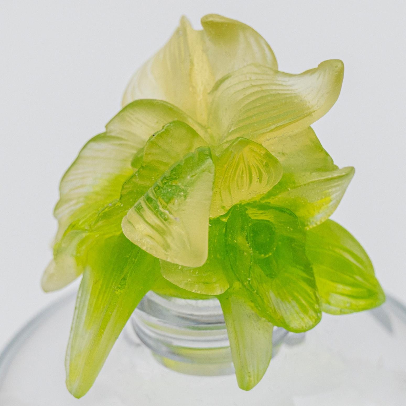 Altro 1 delle 2 bottiglie di fiori verdi in vetro artistico di Baccarat, Francia in vendita