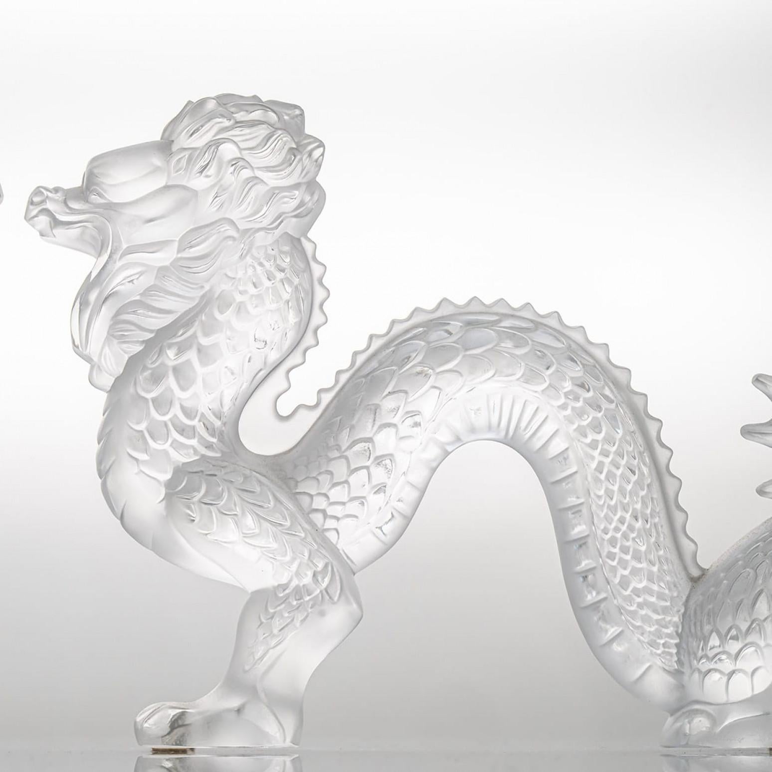 Fine XX secolo 1 delle 2 sculture di drago in cristallo di Baccarat, Francia in vendita