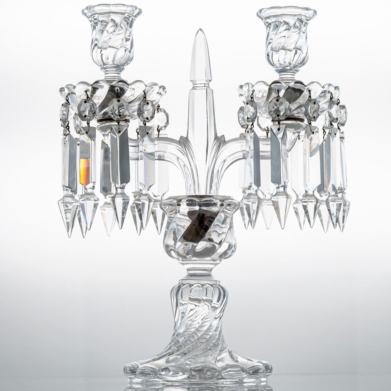 1 dei 2 bellissimi candelabri in cristallo trasparente Baccarat per 2 candele, Francia in vendita 2