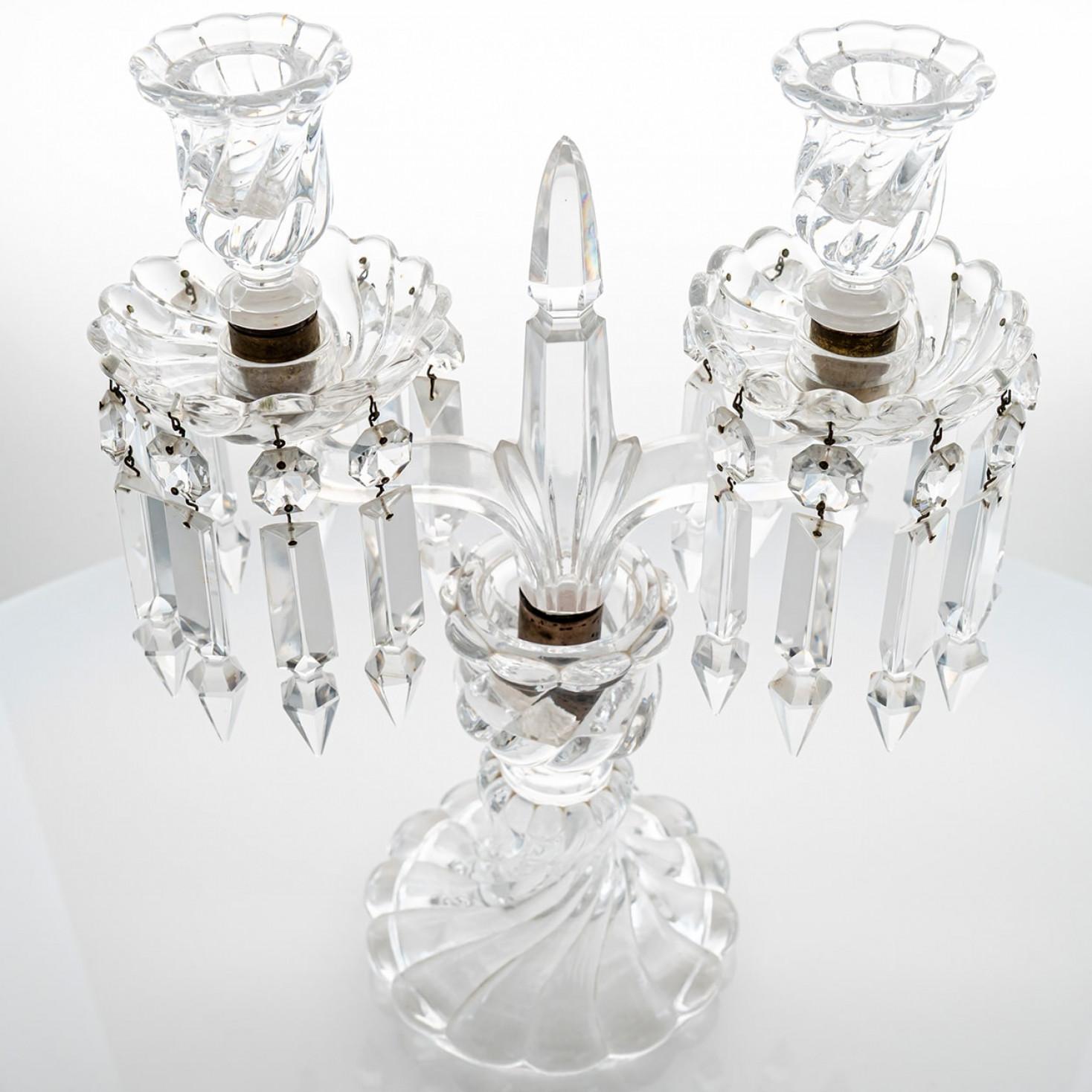 1 dei 2 bellissimi candelabri in cristallo trasparente Baccarat per 2 candele, Francia in vendita 3