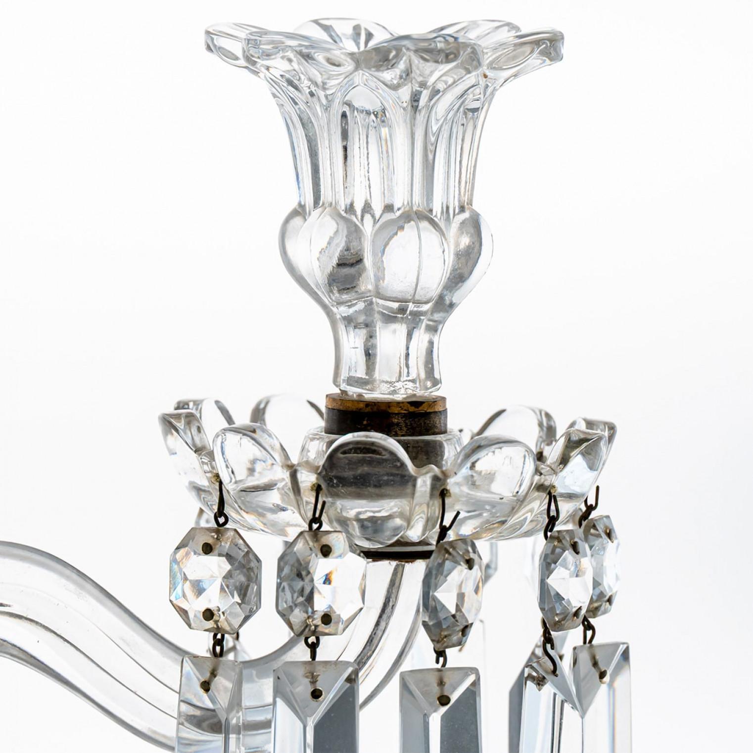 1 dei 2 bellissimi candelabri in cristallo trasparente Baccarat per 3 candele, Francia In condizioni buone a Rijssen, NL