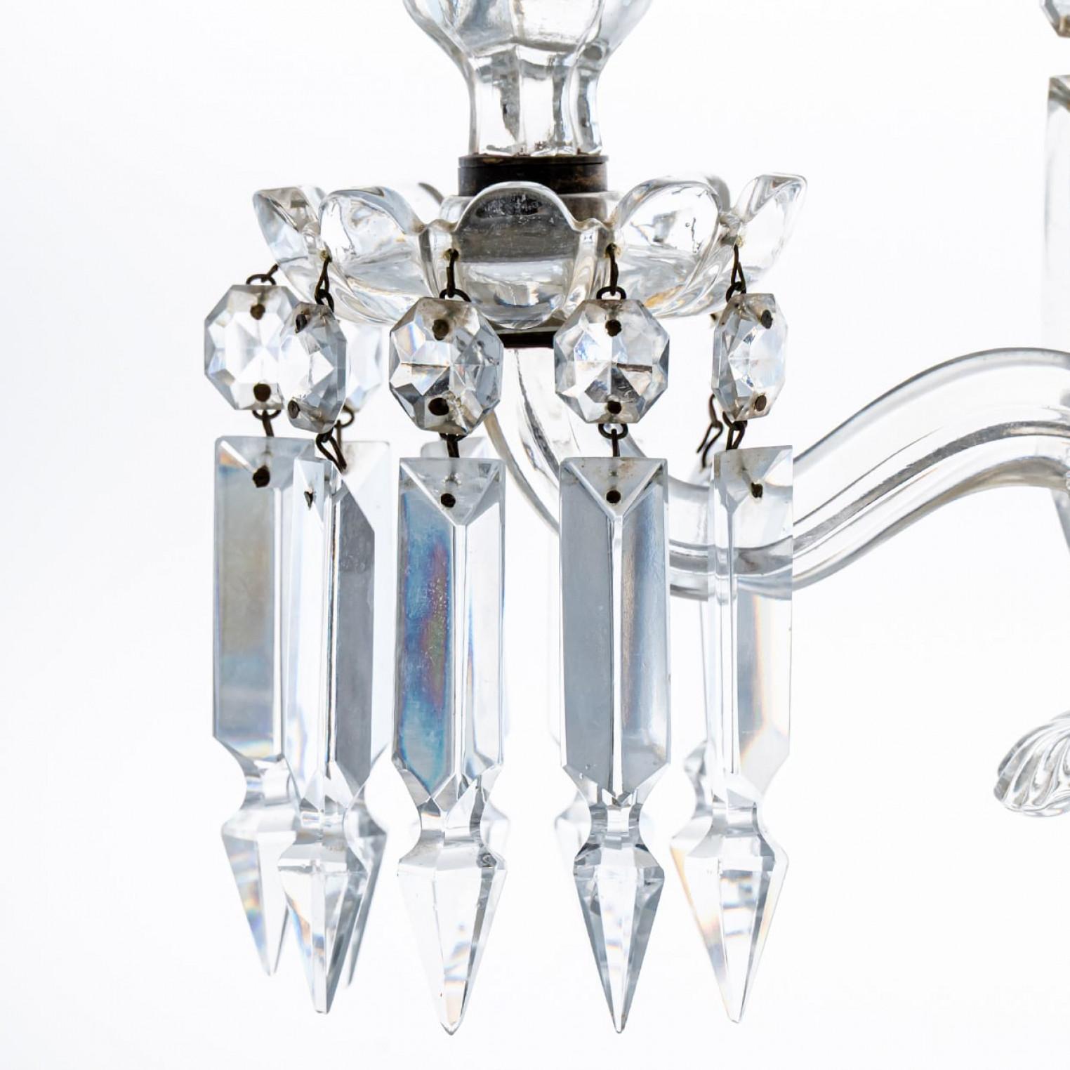 XX secolo 1 dei 2 bellissimi candelabri in cristallo trasparente Baccarat per 3 candele, Francia