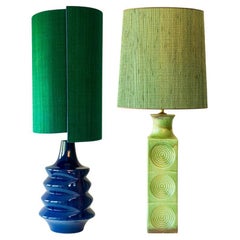 1 der 2 blau-grünen Stehtischlampen, Lampenschirme aus Seide von R. Houben