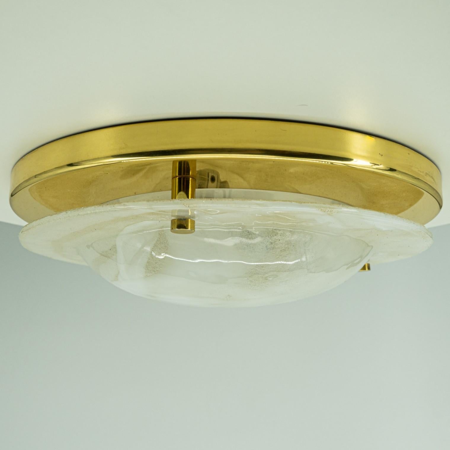 1 der 2 Wandleuchten aus Messing und mundgeblasenem Murano-Glas oder Unterputz, 1960er Jahre im Angebot 7
