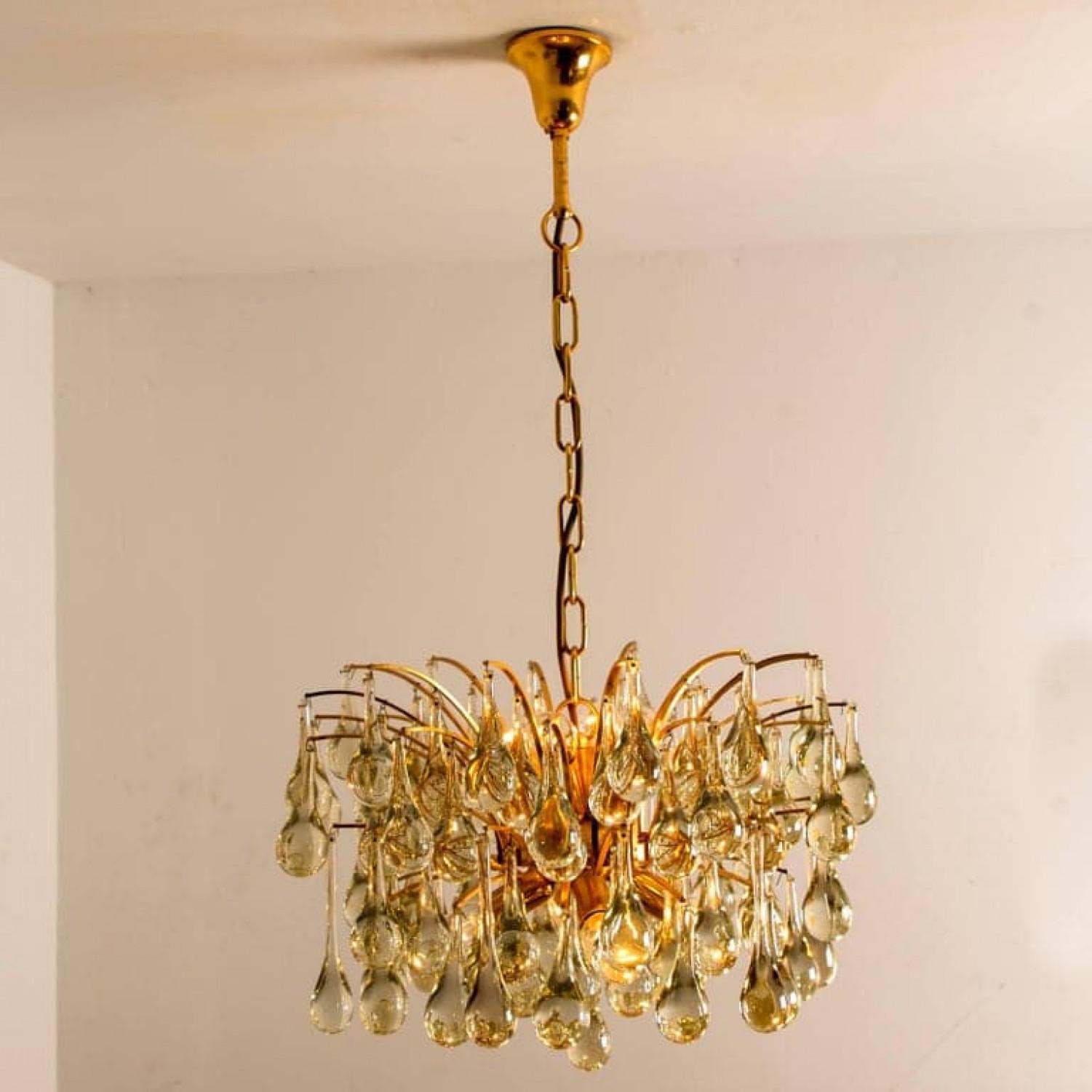 1 dei 2 lampadari in ottone e cristallo, Ernst Palme, Germania, anni '70 in vendita 7