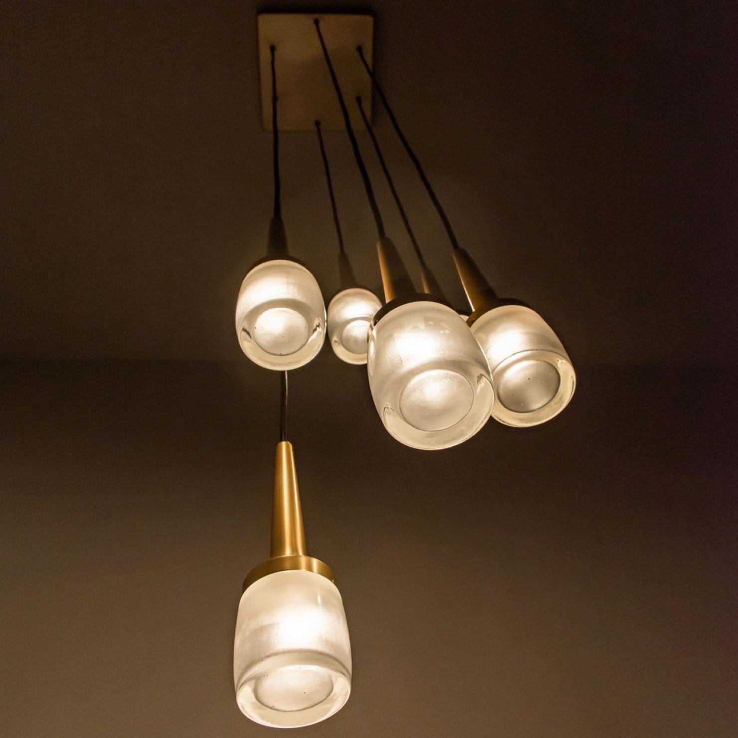 1 dei 2 apparecchi a cascata in vetro d'ottone di Staff, 1969 in vendita 8