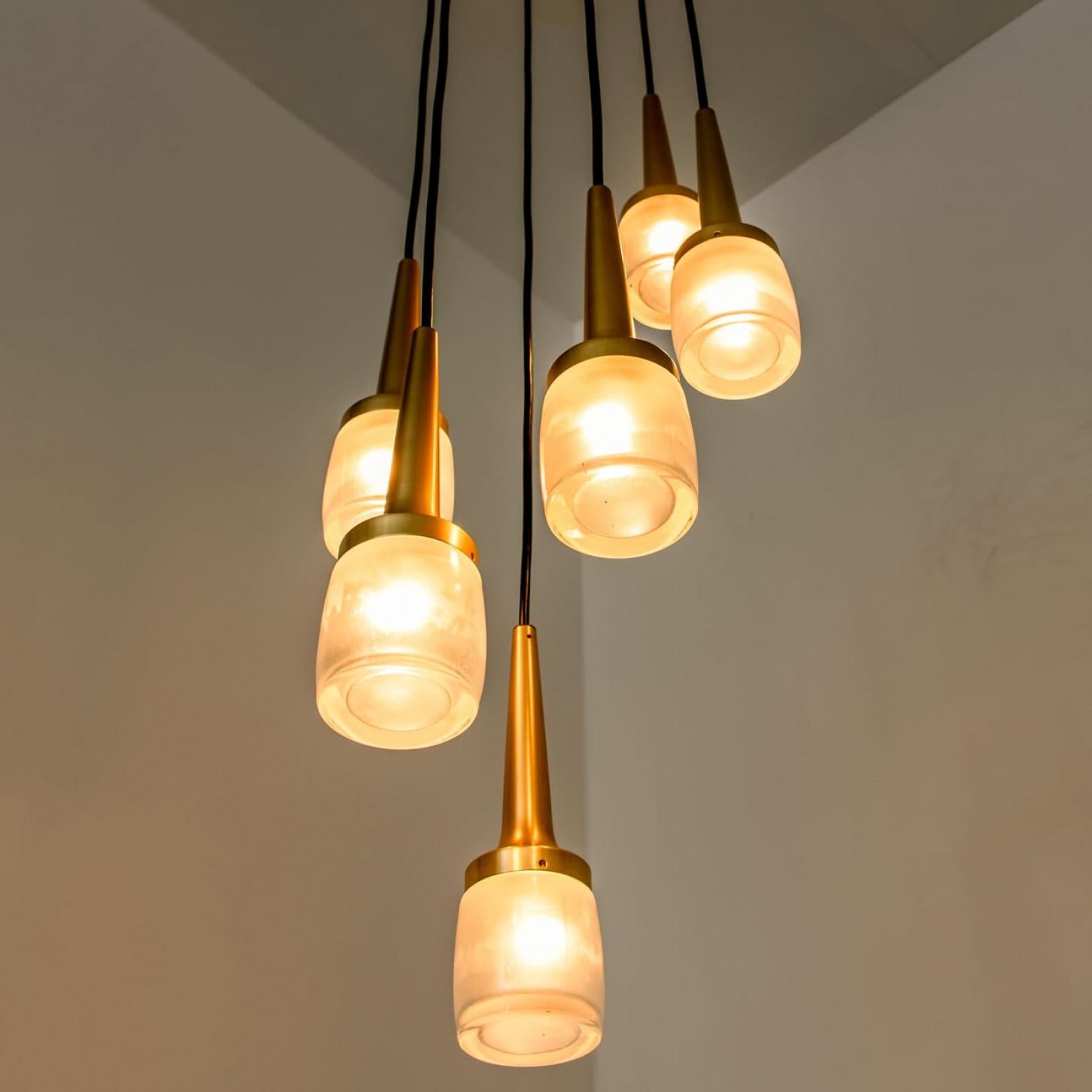 1 dei 2 apparecchi a cascata in vetro d'ottone di Staff, 1969 in vendita 9