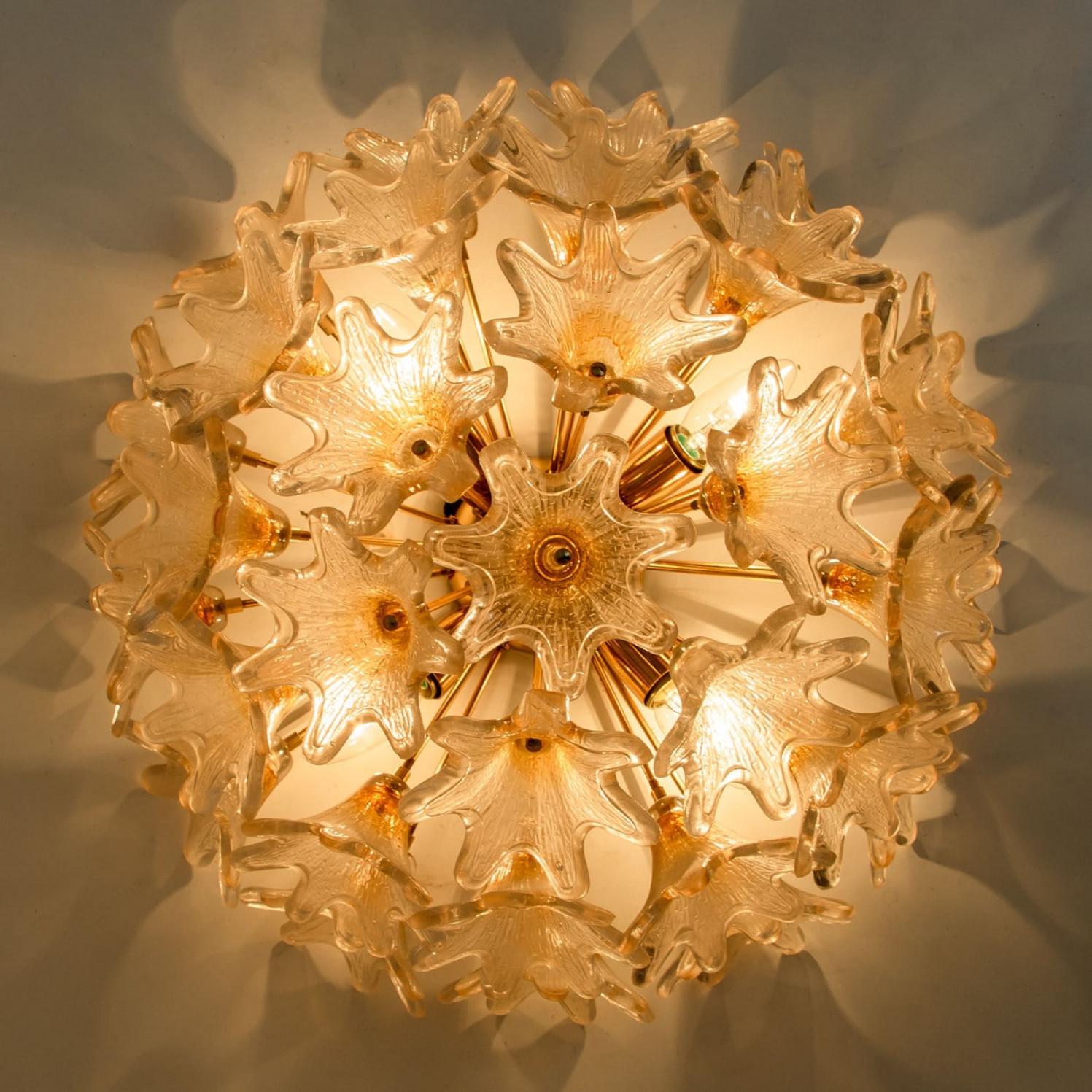 1 de los 2 apliques empotrables de pared estilo Sputnik Venini de Murano en latón dorado, Italia en venta 2