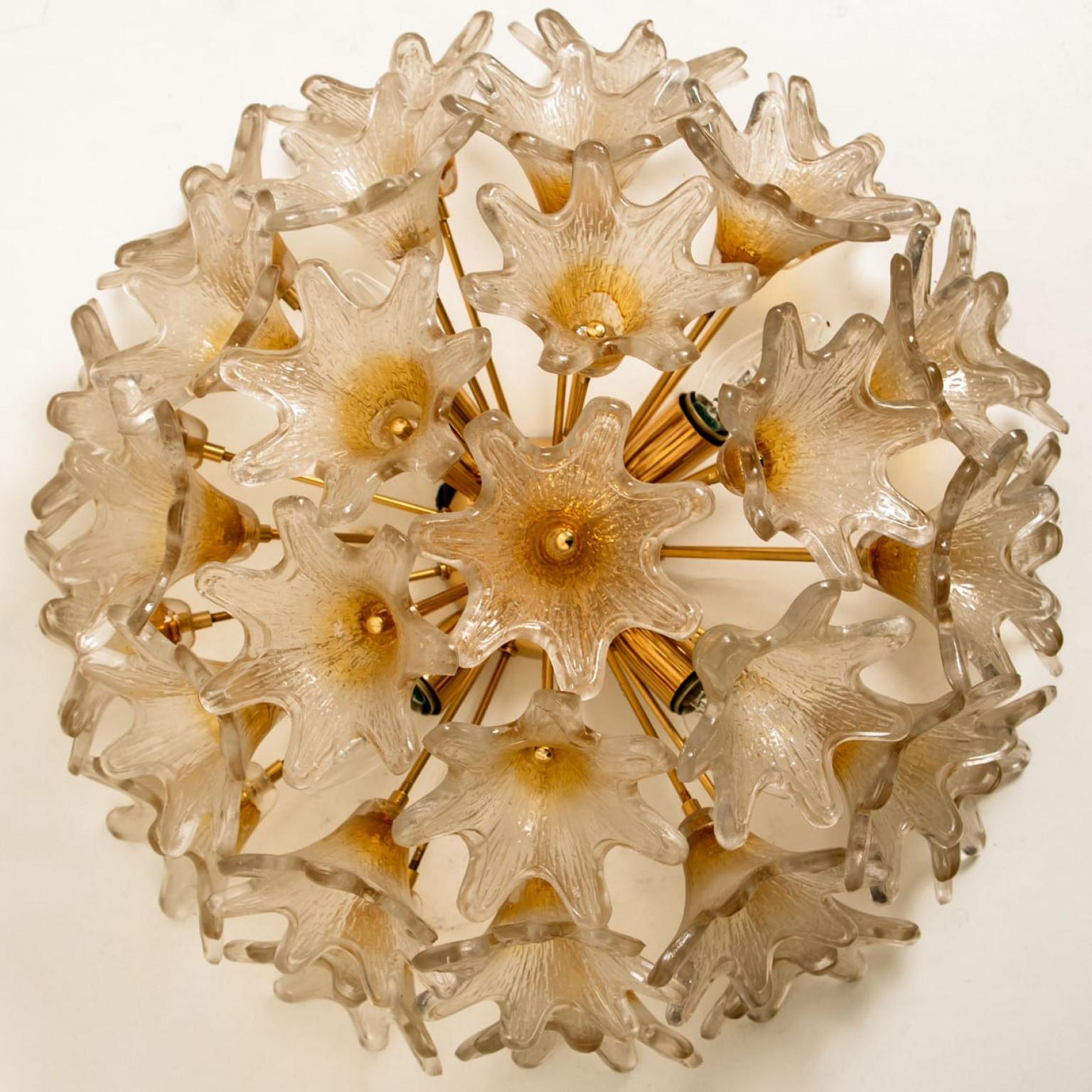 1 de los 2 apliques empotrables de pared estilo Sputnik Venini de Murano en latón dorado, Italia Italiano en venta
