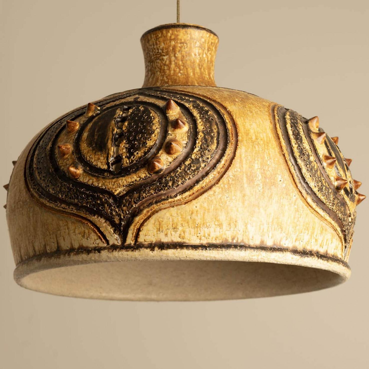 1 des 2 Pendentif en céramique beige ocre brun avec pointes, Danemark, années 1960 en vente 3