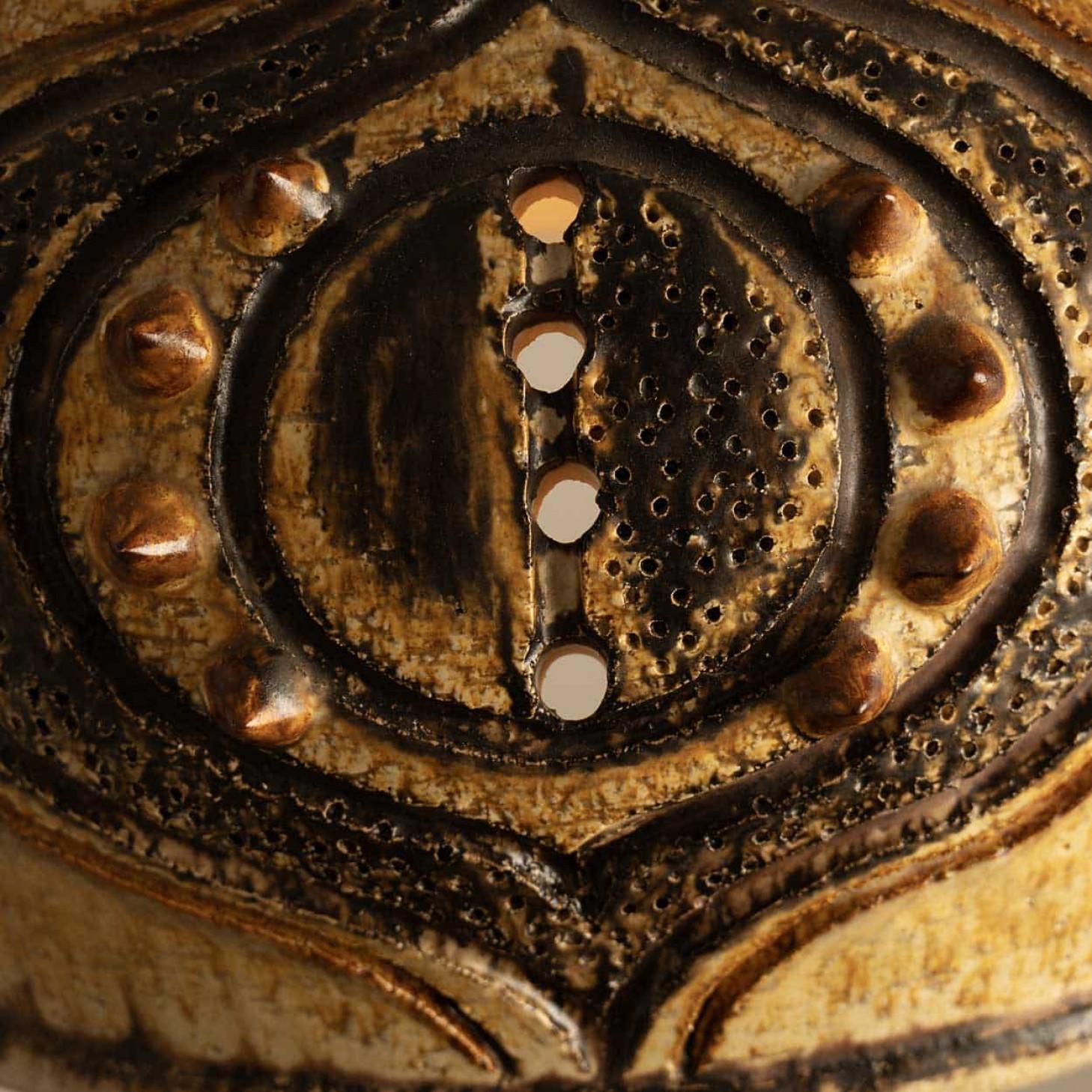Autre 1 des 2 Pendentif en céramique beige ocre brun avec pointes, Danemark, années 1960 en vente