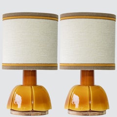 1 de las 2 Lámparas de cerámica esmaltada color caramelo, pantalla a juego personalizada de R. Houben