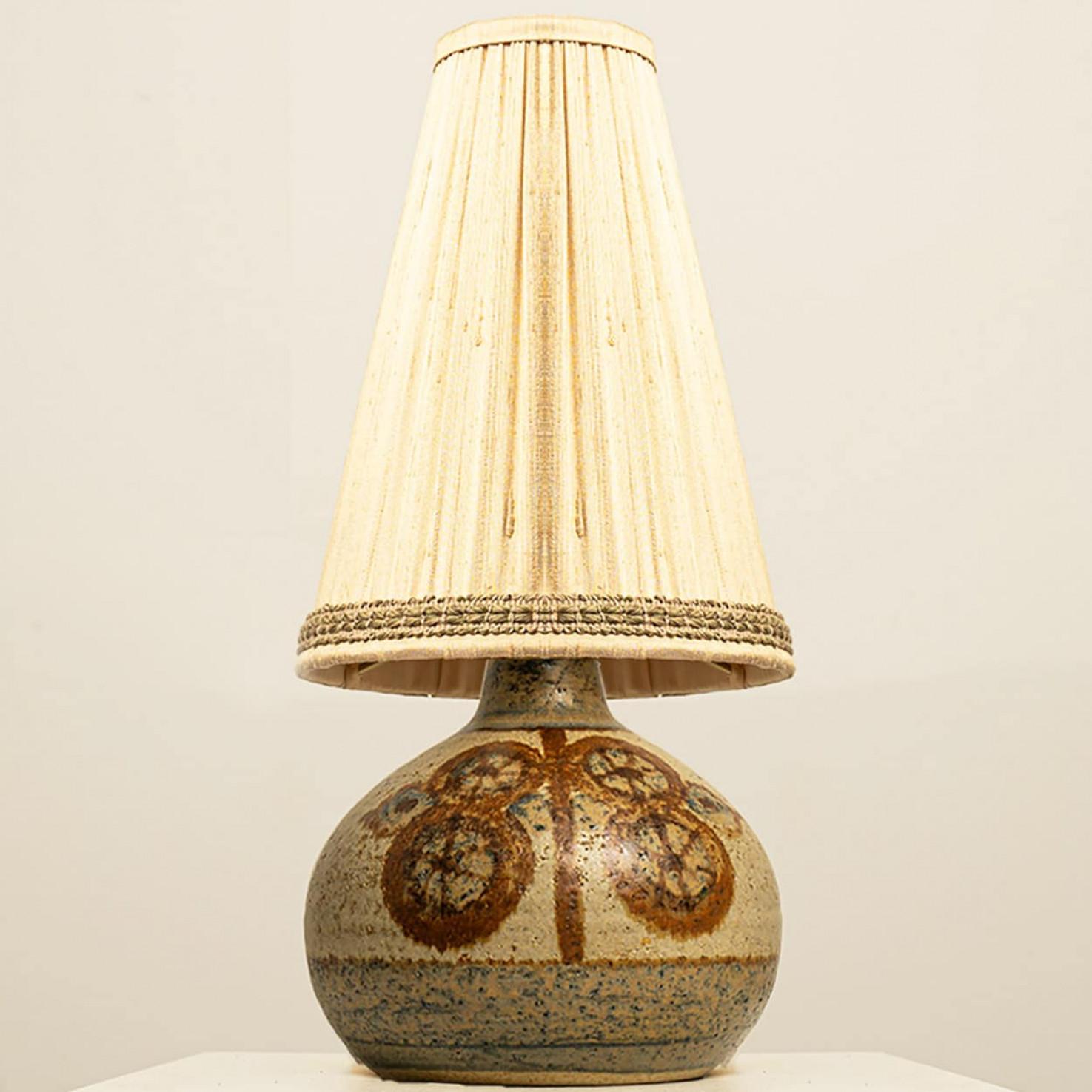 1 des 2 lampes de table en céramique de Noomi Backhausen pour Soholm, Danemark, années 1970 en vente 5