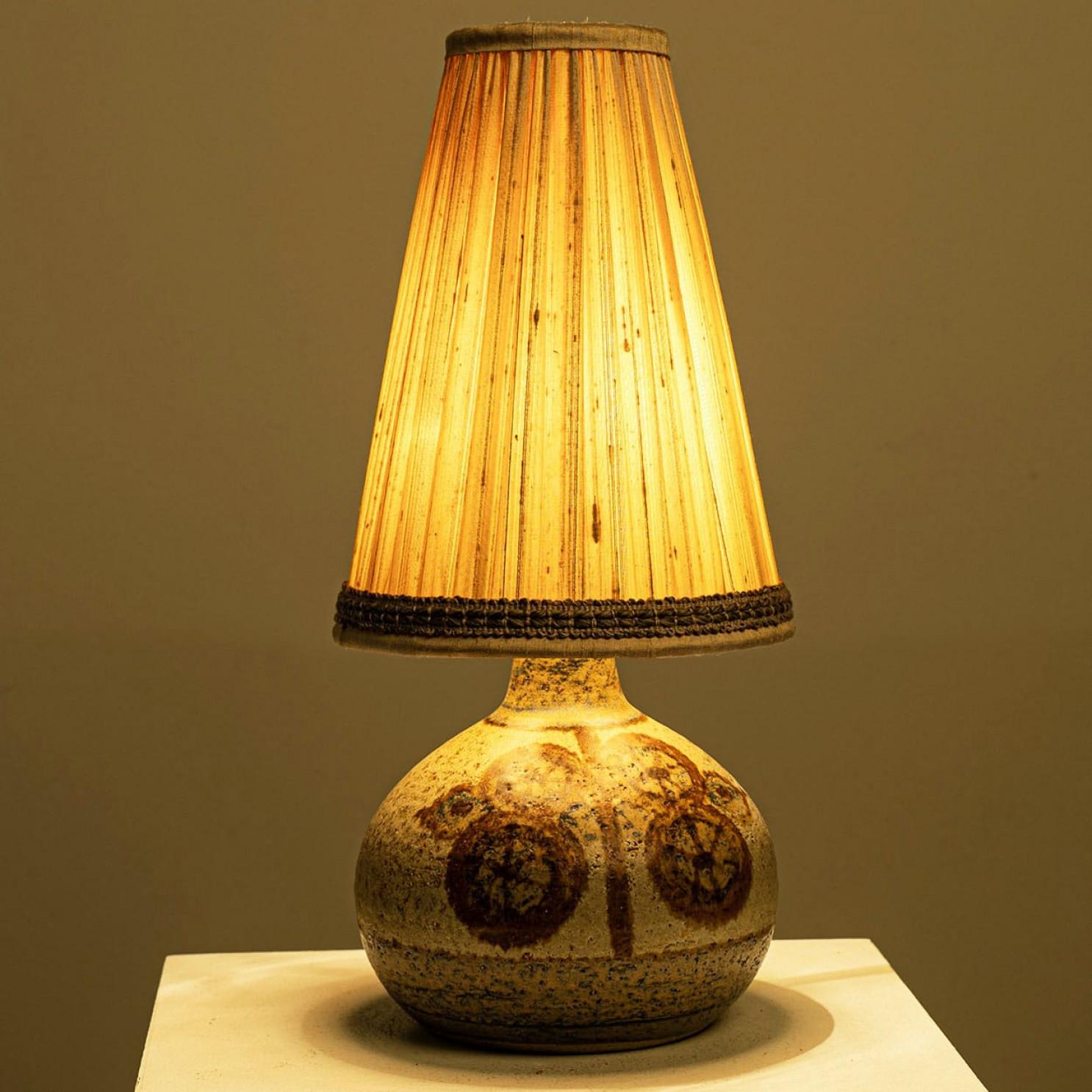 1 des 2 lampes de table en céramique de Noomi Backhausen pour Soholm, Danemark, années 1970 en vente 6