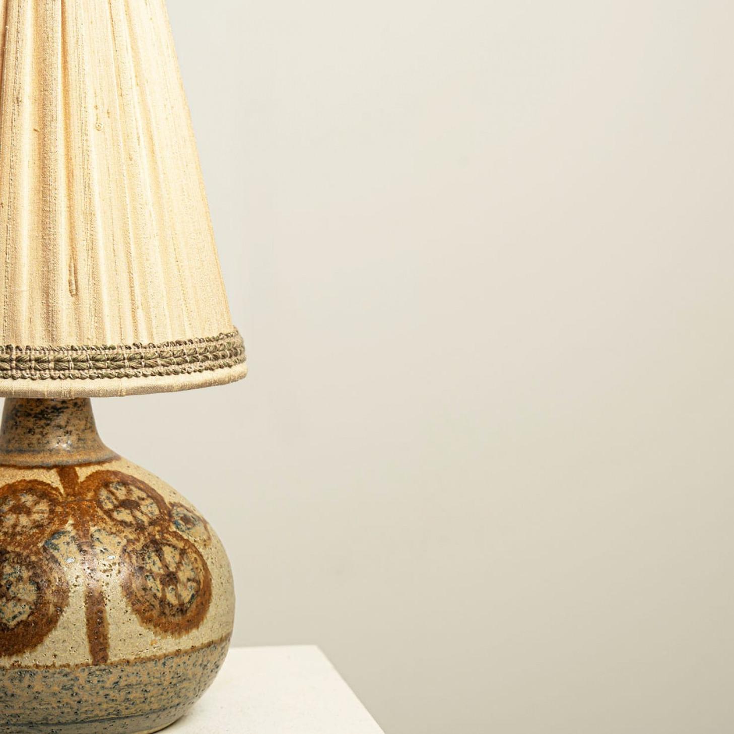 Autre 1 des 2 lampes de table en céramique de Noomi Backhausen pour Soholm, Danemark, années 1970 en vente