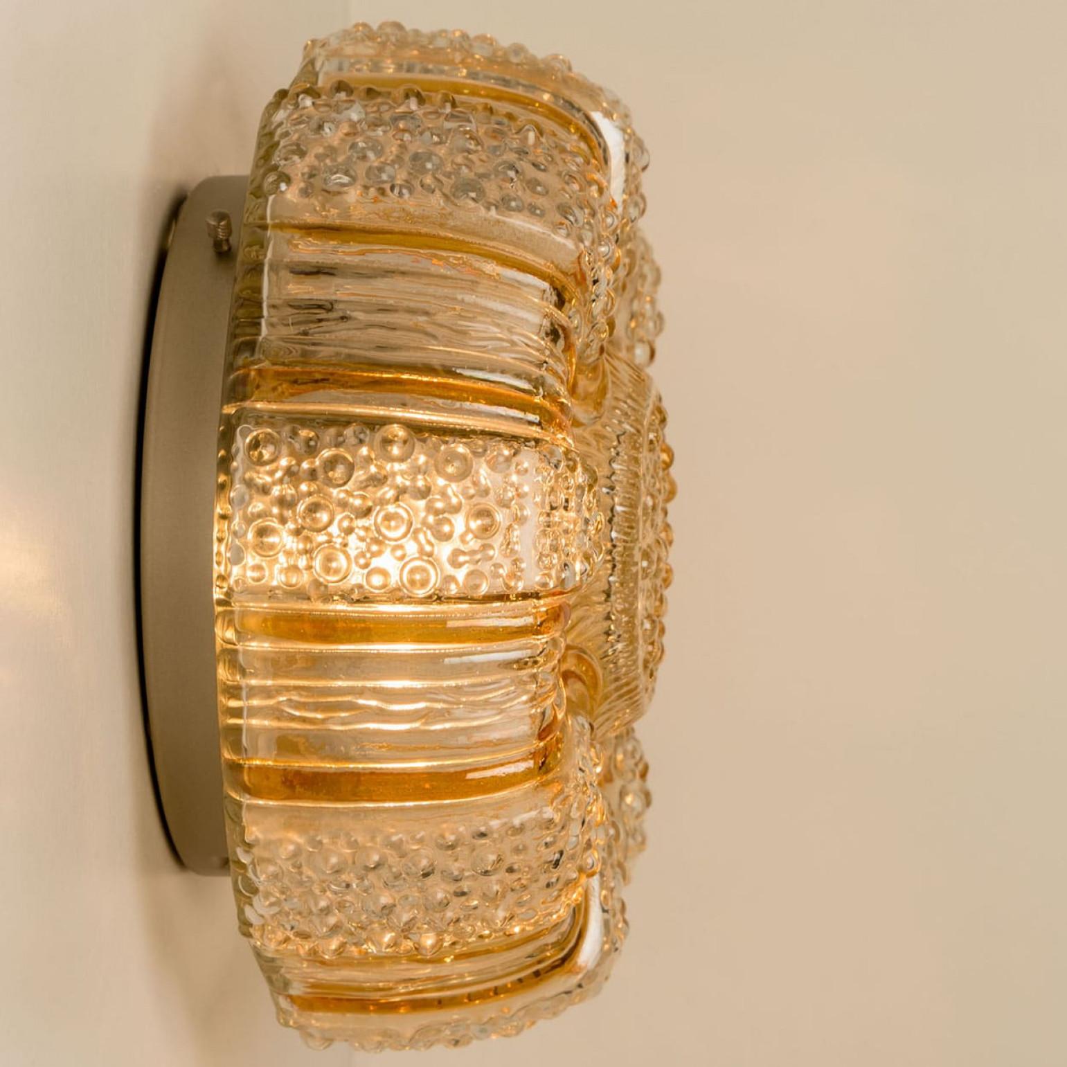 1 de los 2 empotrables de cristal transparente y ámbar al estilo de Helena Tynell, 1960 en venta 6