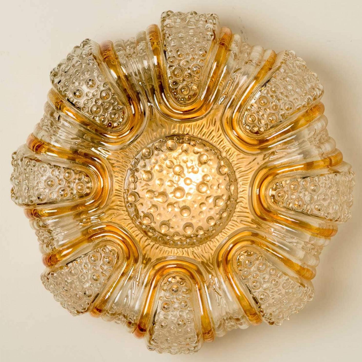 1 de los 2 empotrables de cristal transparente y ámbar al estilo de Helena Tynell, 1960 mediados del siglo XX en venta