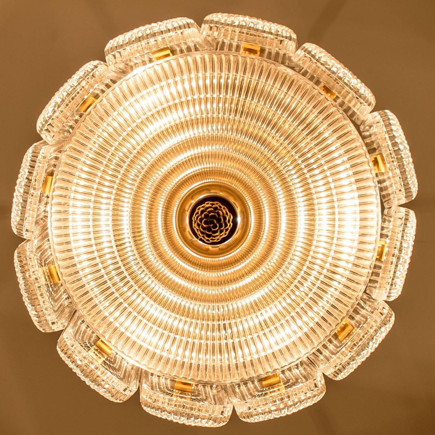 1 of the 2 Clear Glass French Lily Chandelier, Germany For Sale 10