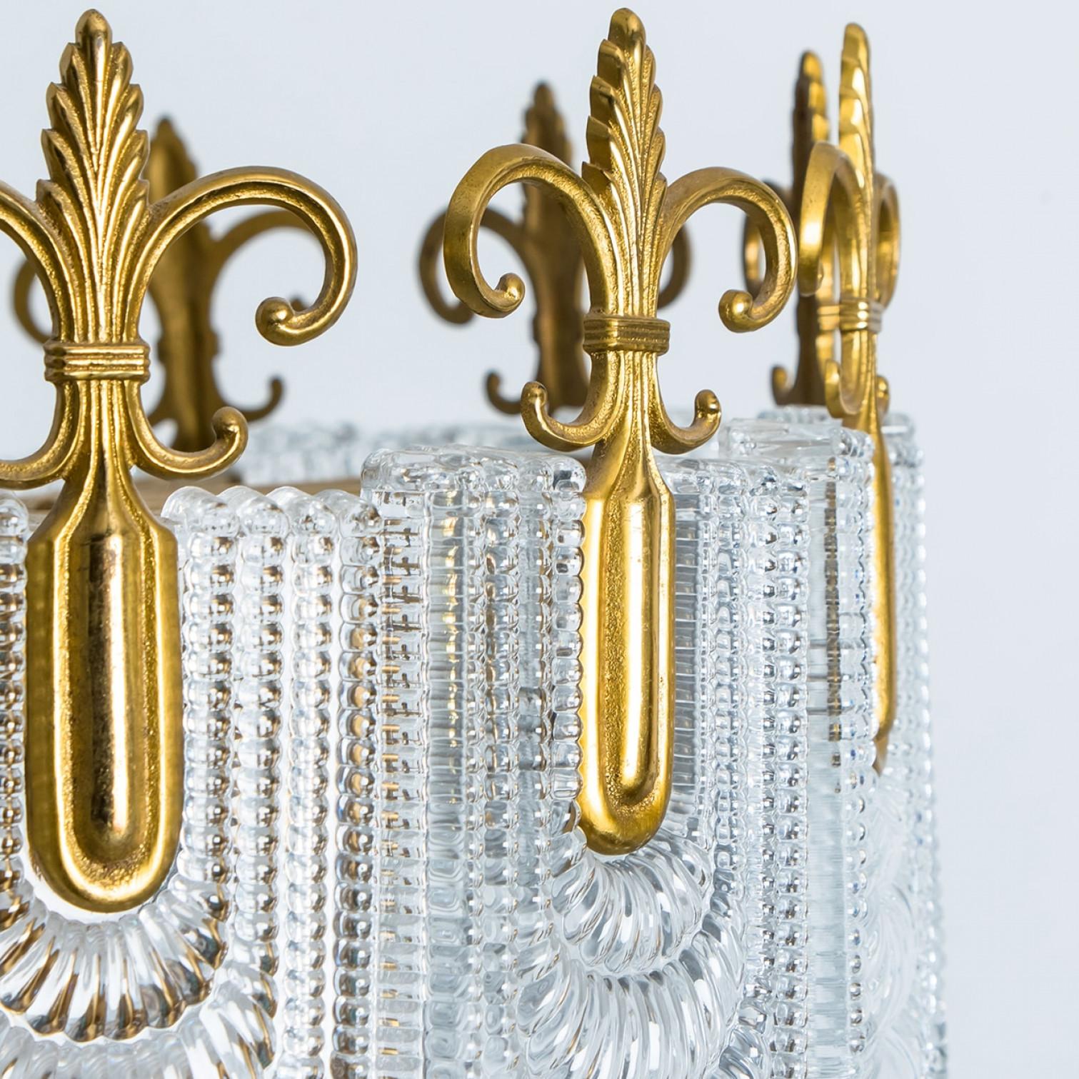 1 of the 2 Clear Glass French Lily Chandelier, Germany For Sale 1