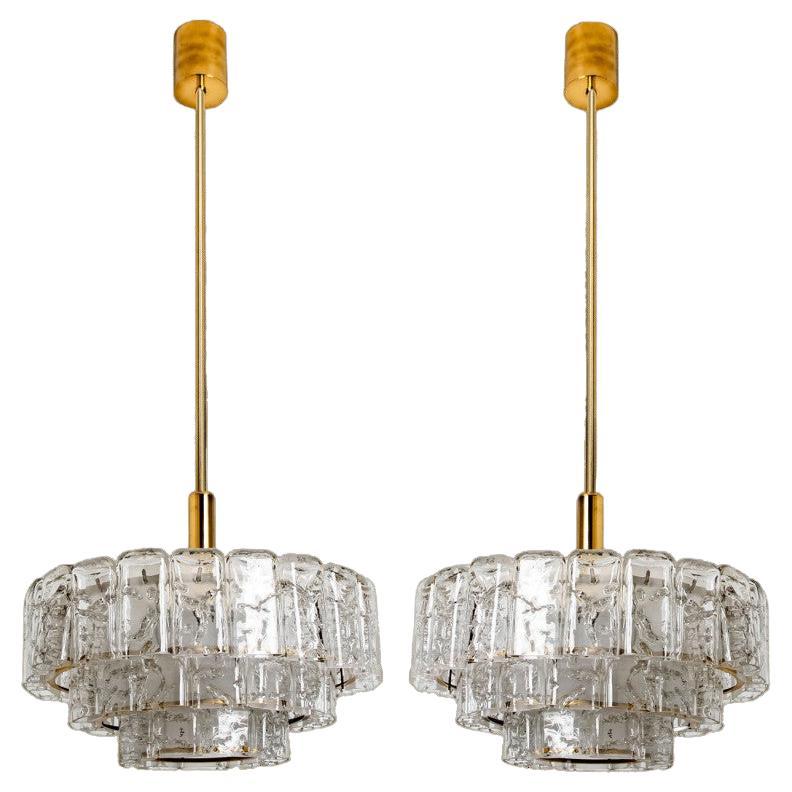 1 des 2 lustres cylindriques en verre de glace à 3 niveaux de Doria,  1960s en vente