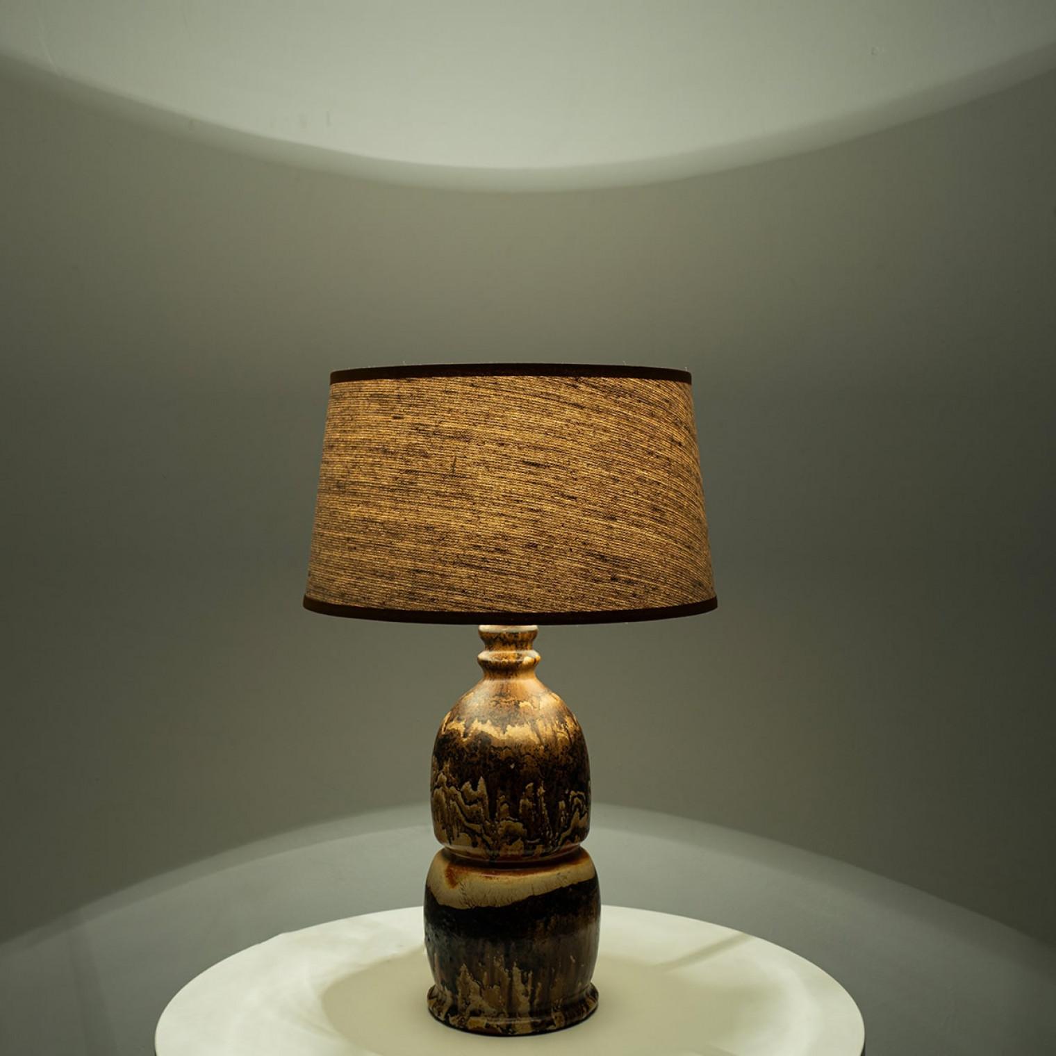 1 delle 2 lampade da tavolo danesi in ceramica, 1970 in vendita 10