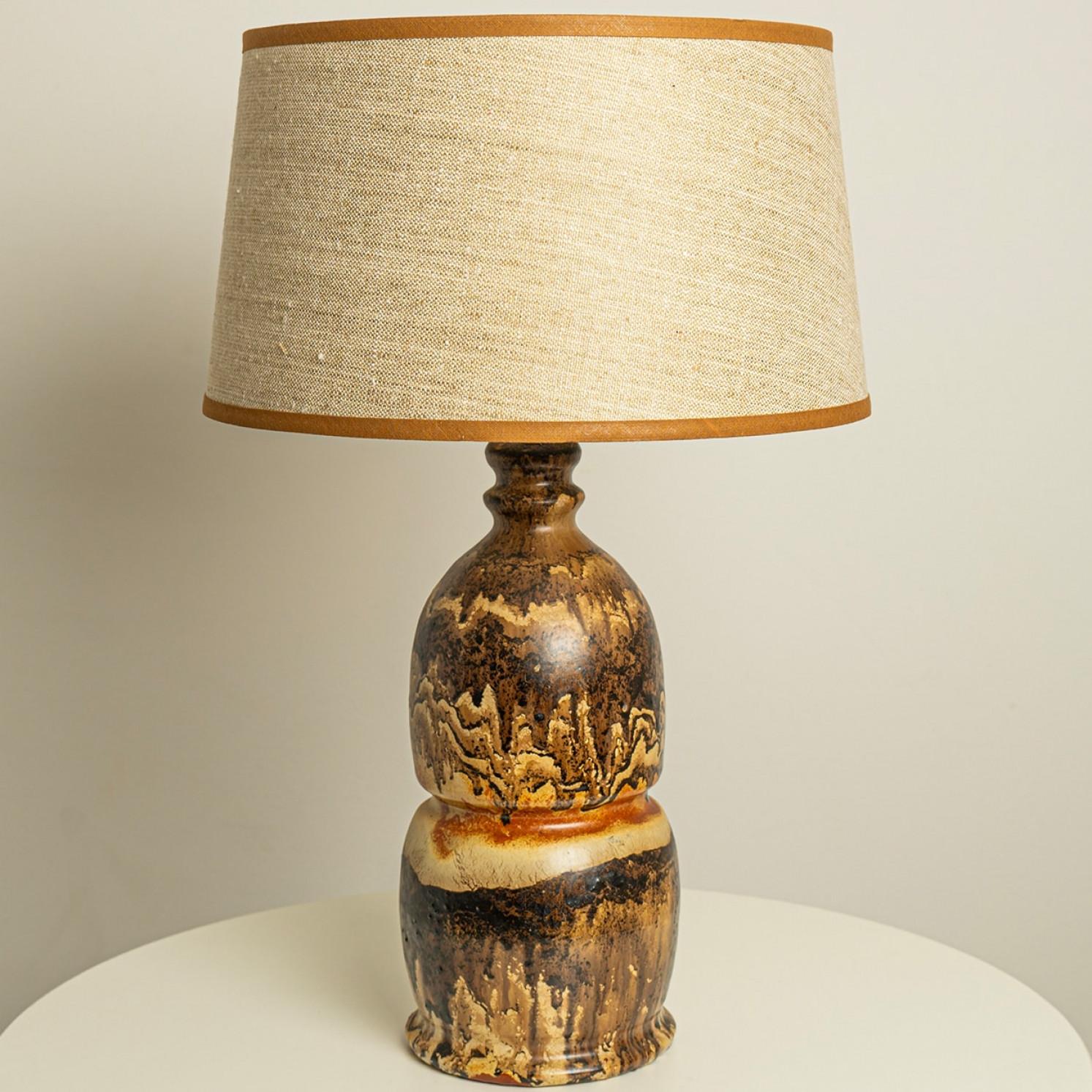Altro 1 delle 2 lampade da tavolo danesi in ceramica, 1970 in vendita