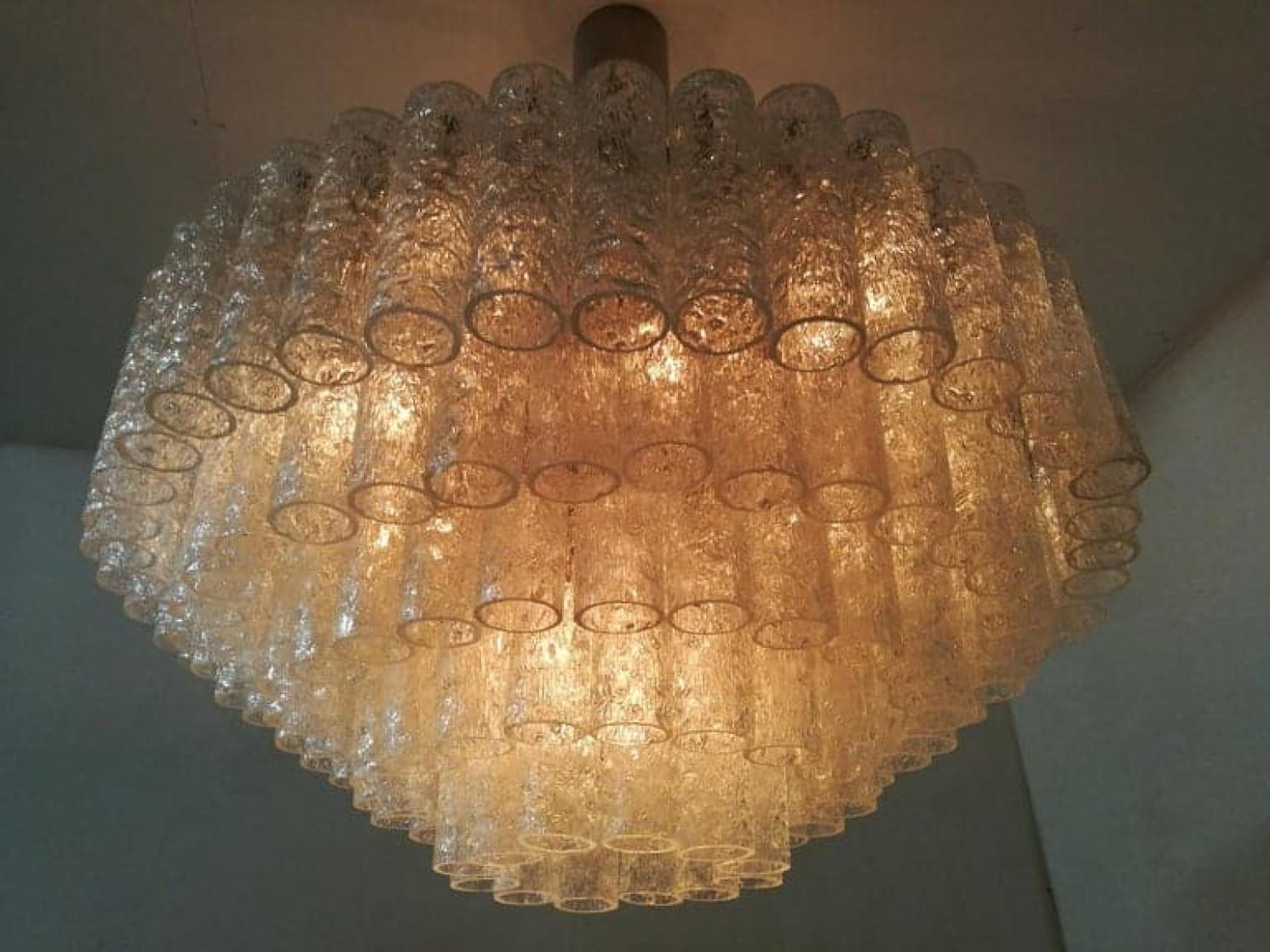 1 delle 2 eccezionali sculture luminose Doria a cinque livelli, 130 tubi di vetro in vendita 8