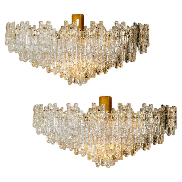 1 de las 2 excepcionales esculturas de siete pisos J.T. Kalmar Ballroom Flush