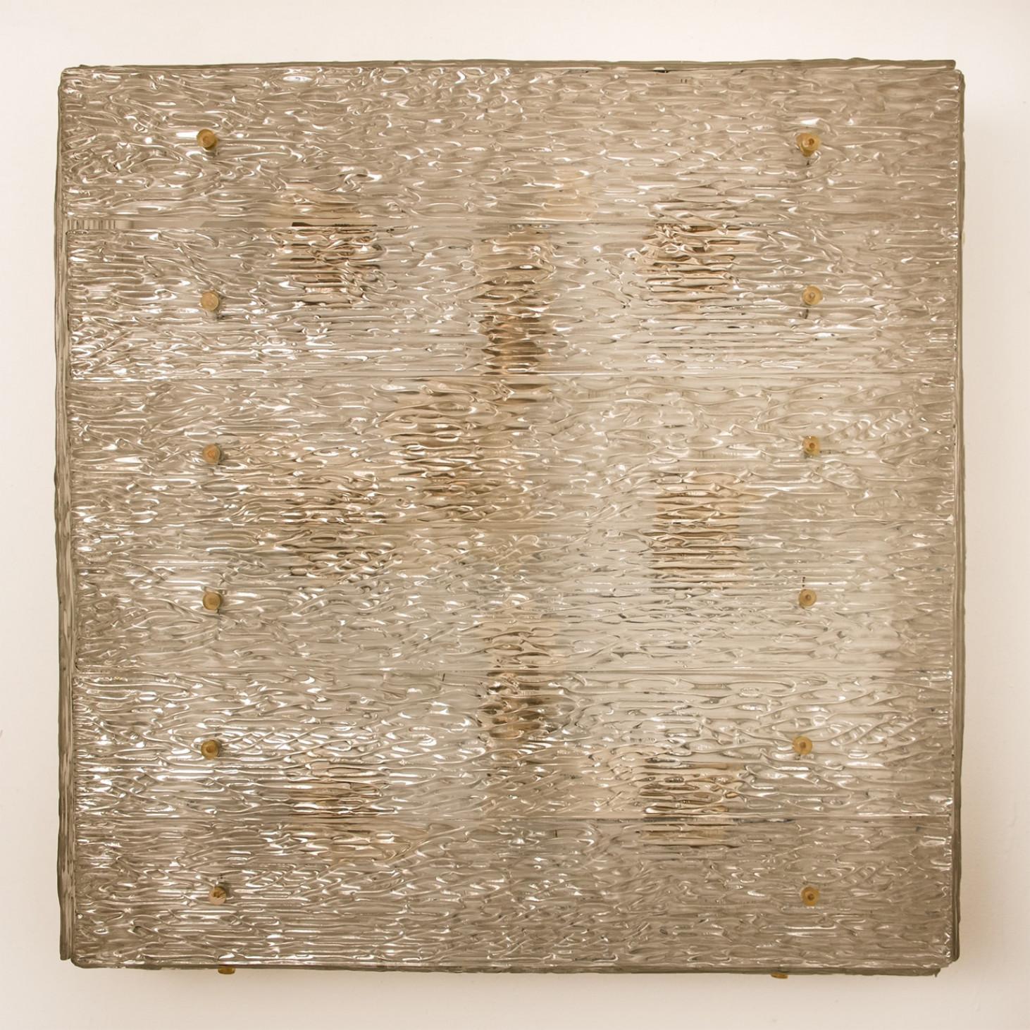 1 des 2 plus grands encastrés carrés en verre texturé de Kalmar, Autriche, 1960 en vente 4