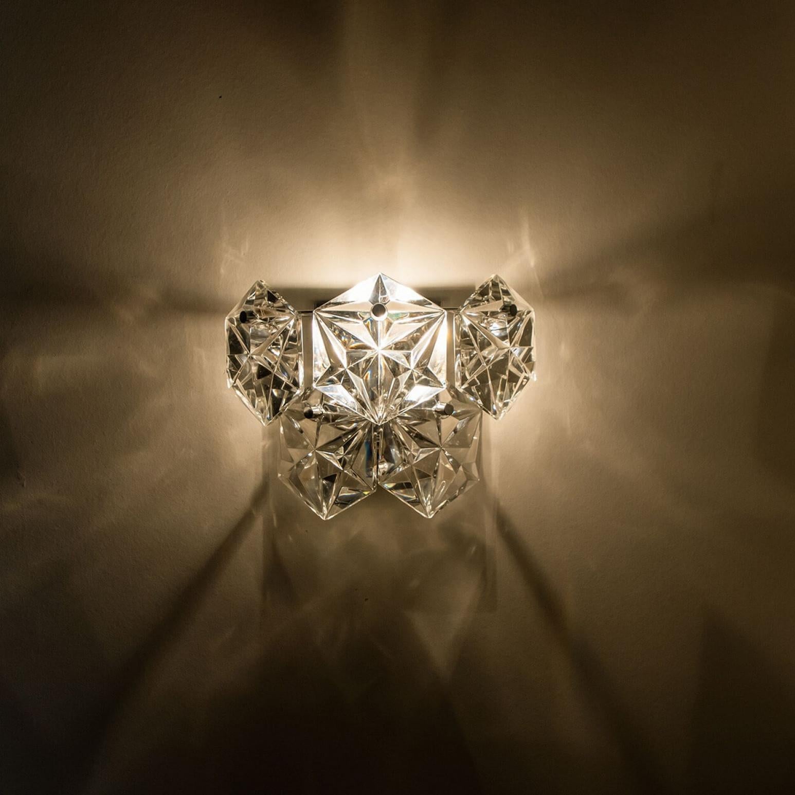 1 of the 2 Faceted Crystal and Silver Chrome Sconces by Kinkeldey, Germany, 1970 in vendita 2