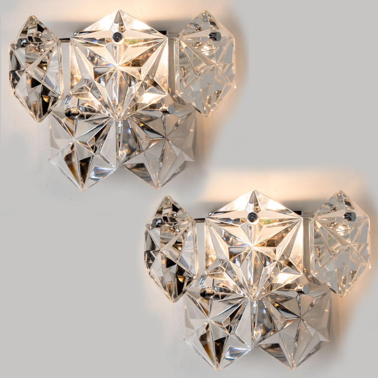 1 of the 2 Faceted Crystal and Silver Chrome Sconces by Kinkeldey, Germany, 1970 in vendita 3