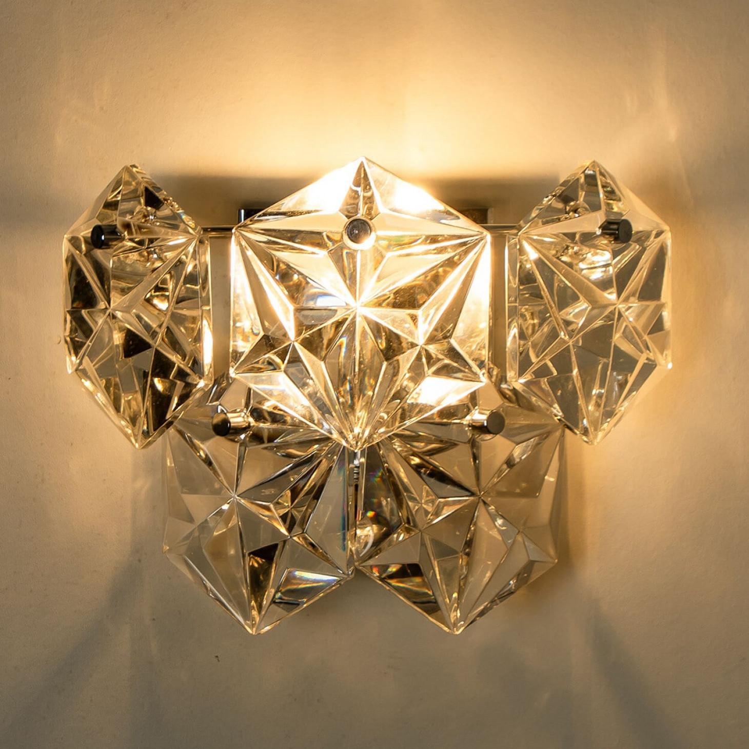 1 of the 2 Faceted Crystal and Silver Chrome Sconces by Kinkeldey, Germany, 1970 in vendita 4