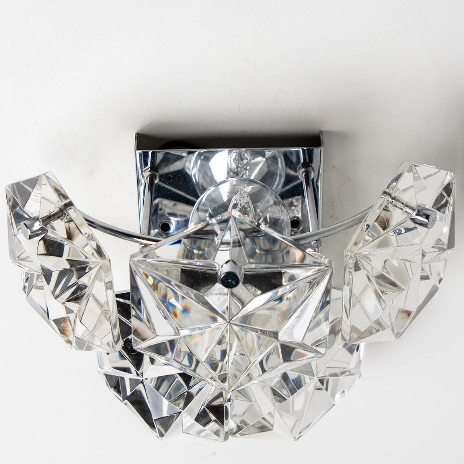 Sfaccettato 1 of the 2 Faceted Crystal and Silver Chrome Sconces by Kinkeldey, Germany, 1970 in vendita