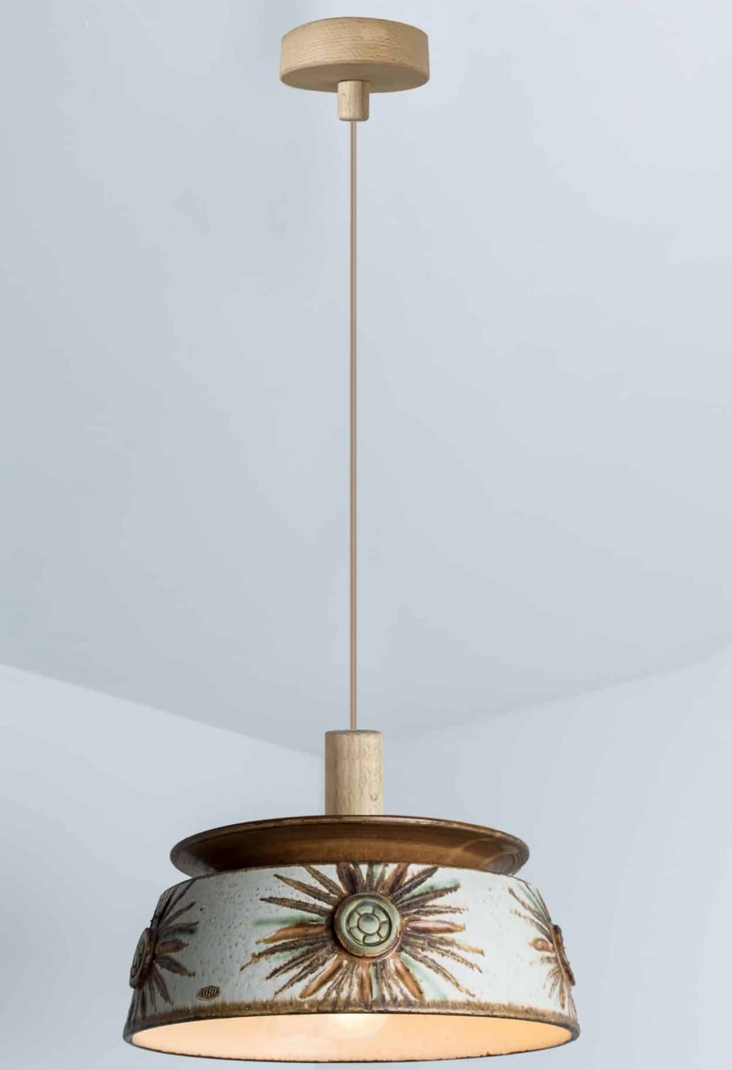 1 delle 2 lampade a sospensione piatte rotonde in ceramica marrone azzurro, Danimarca, 1970 in vendita 5