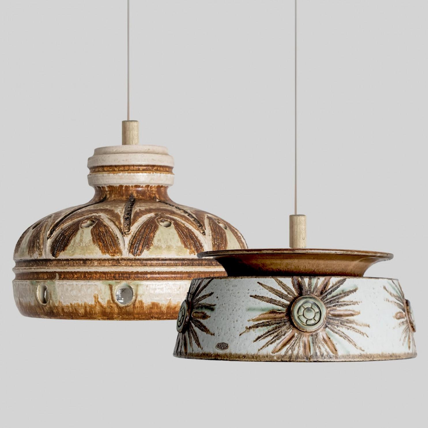1 delle 2 lampade a sospensione piatte rotonde in ceramica marrone azzurro, Danimarca, 1970 in vendita 7